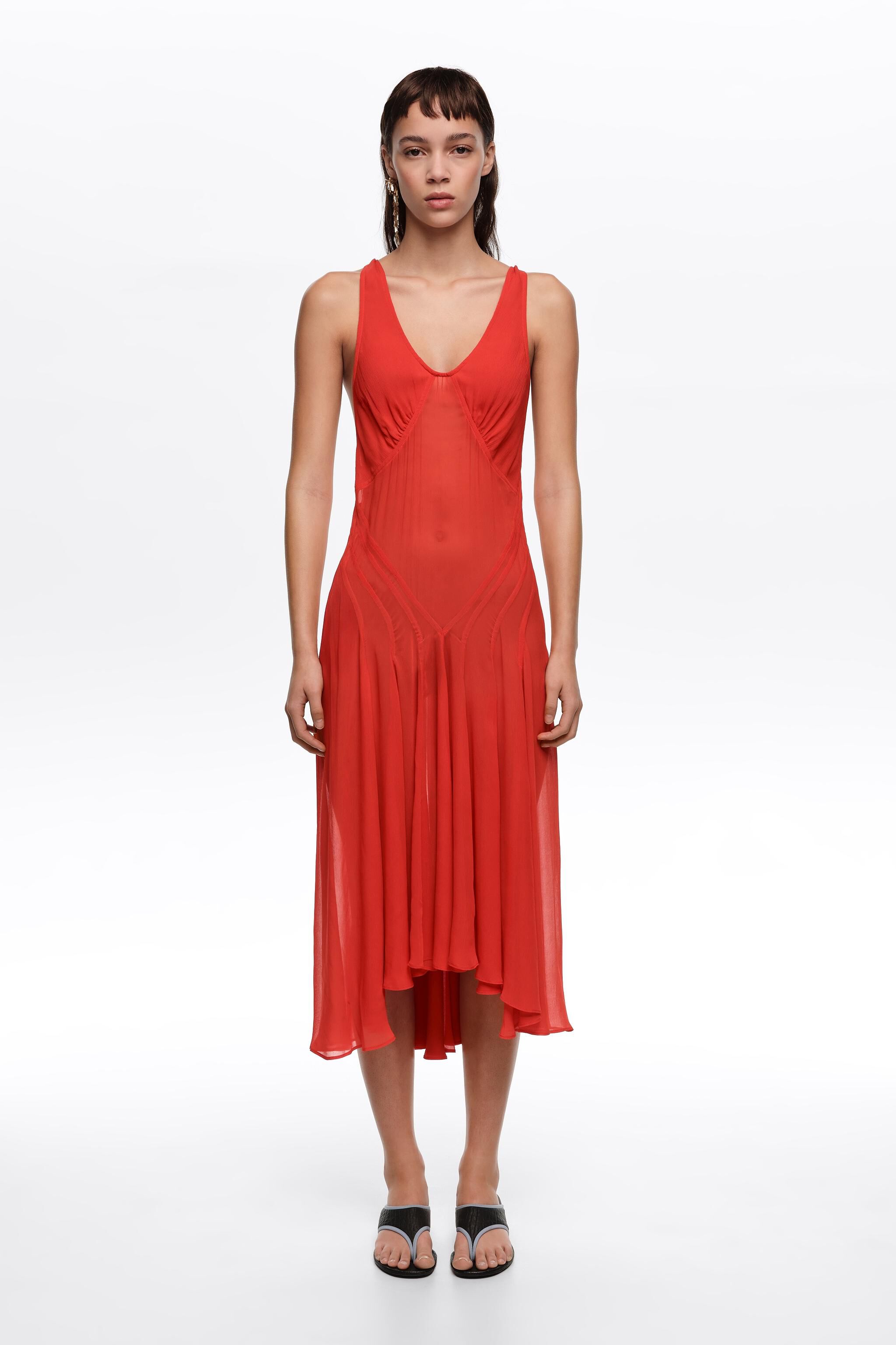 Rotes Flüssigkeits-Kreuz-Rücken-Kleid
