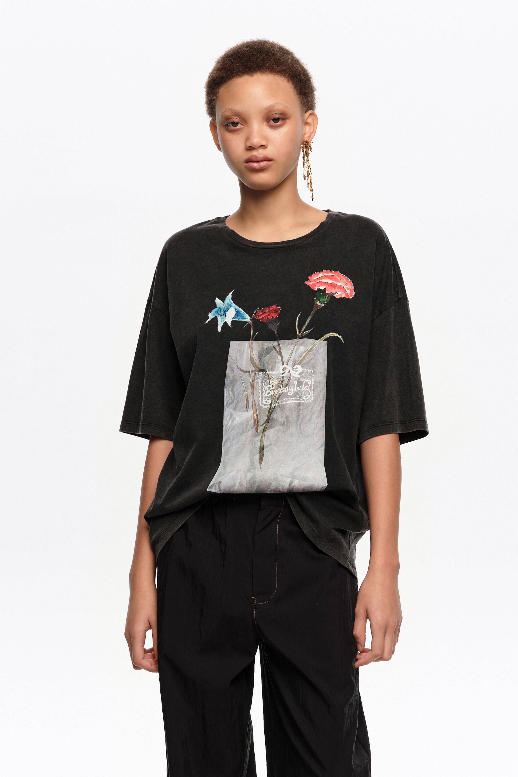 Verblassendes schwarzes Blumen-Logo-T-Shirt