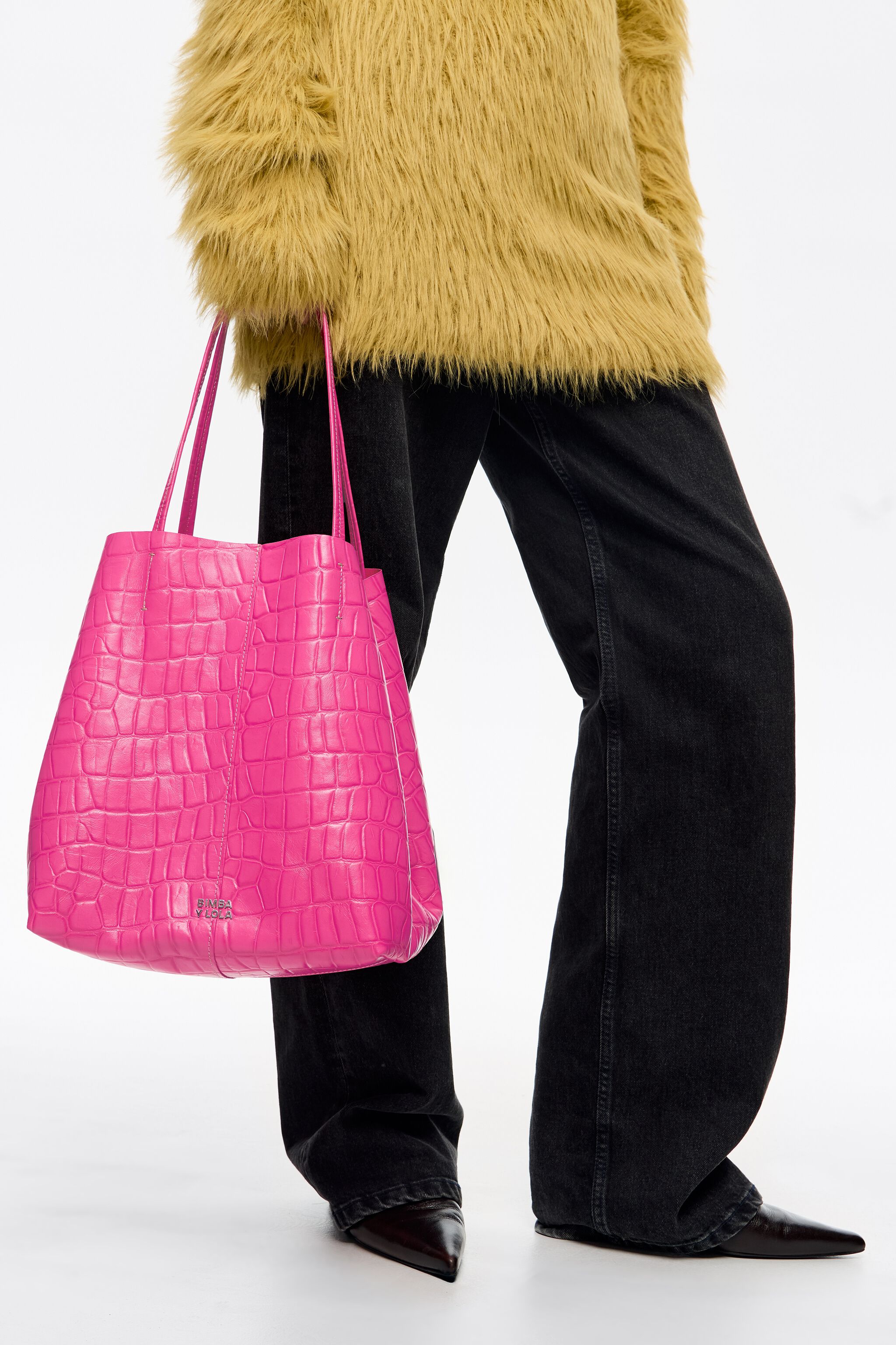 Große Leder-Einkaufstasche in Fuchsia mit Krokodil-Prägung