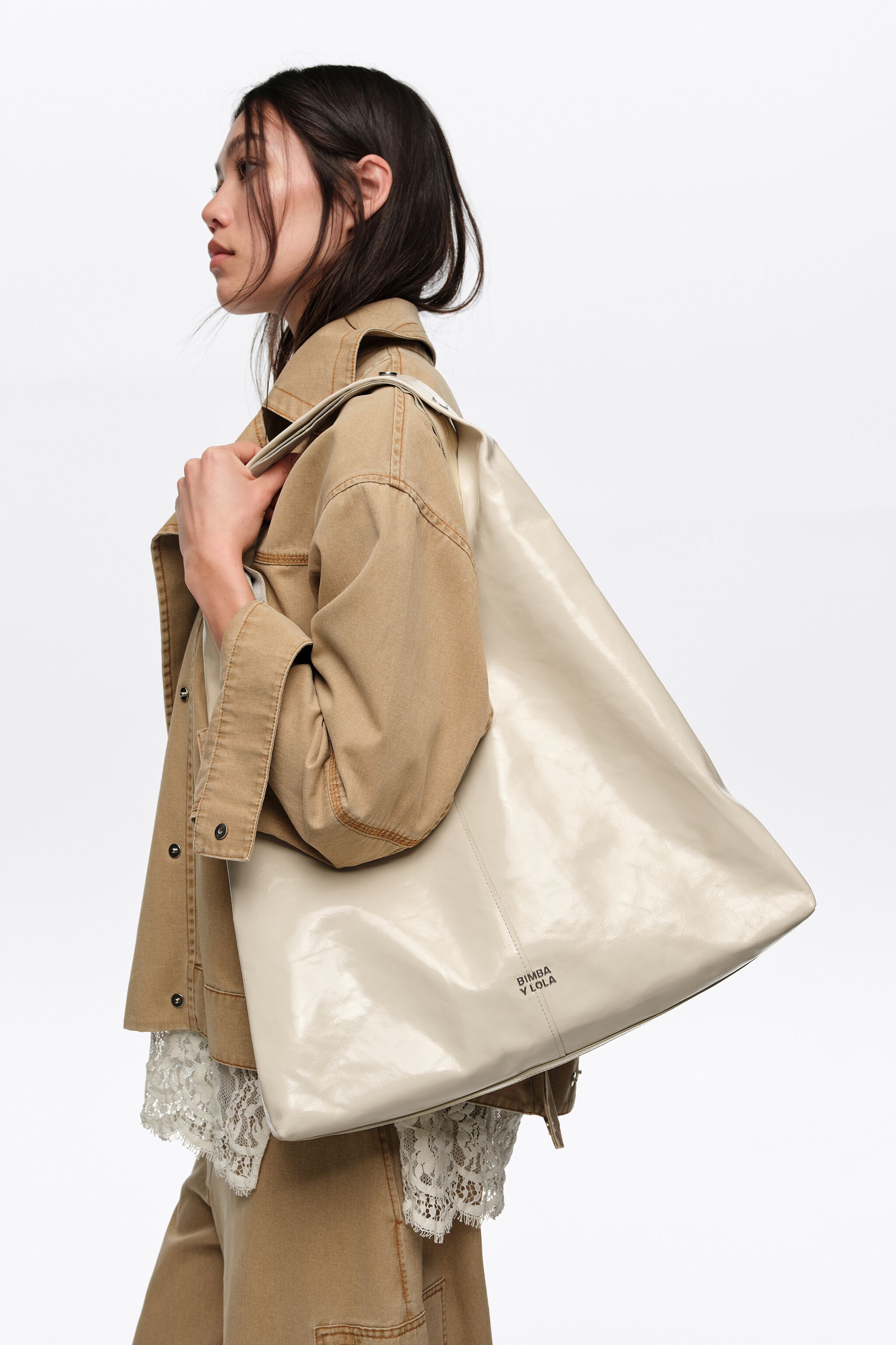 Creme glänzendes Leder Maxi-Bikini-Papier-Tasche