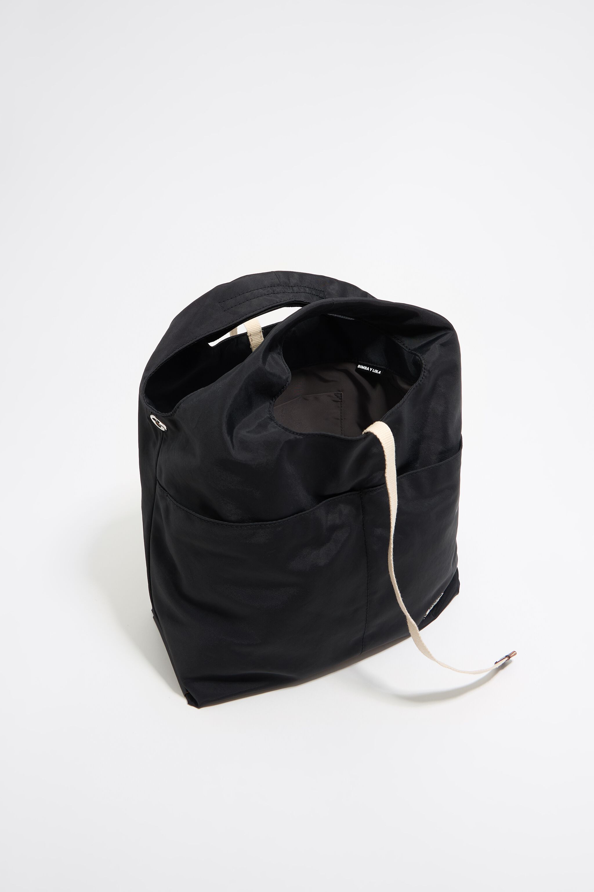Kleine schwarze Nylon-Papiertasche