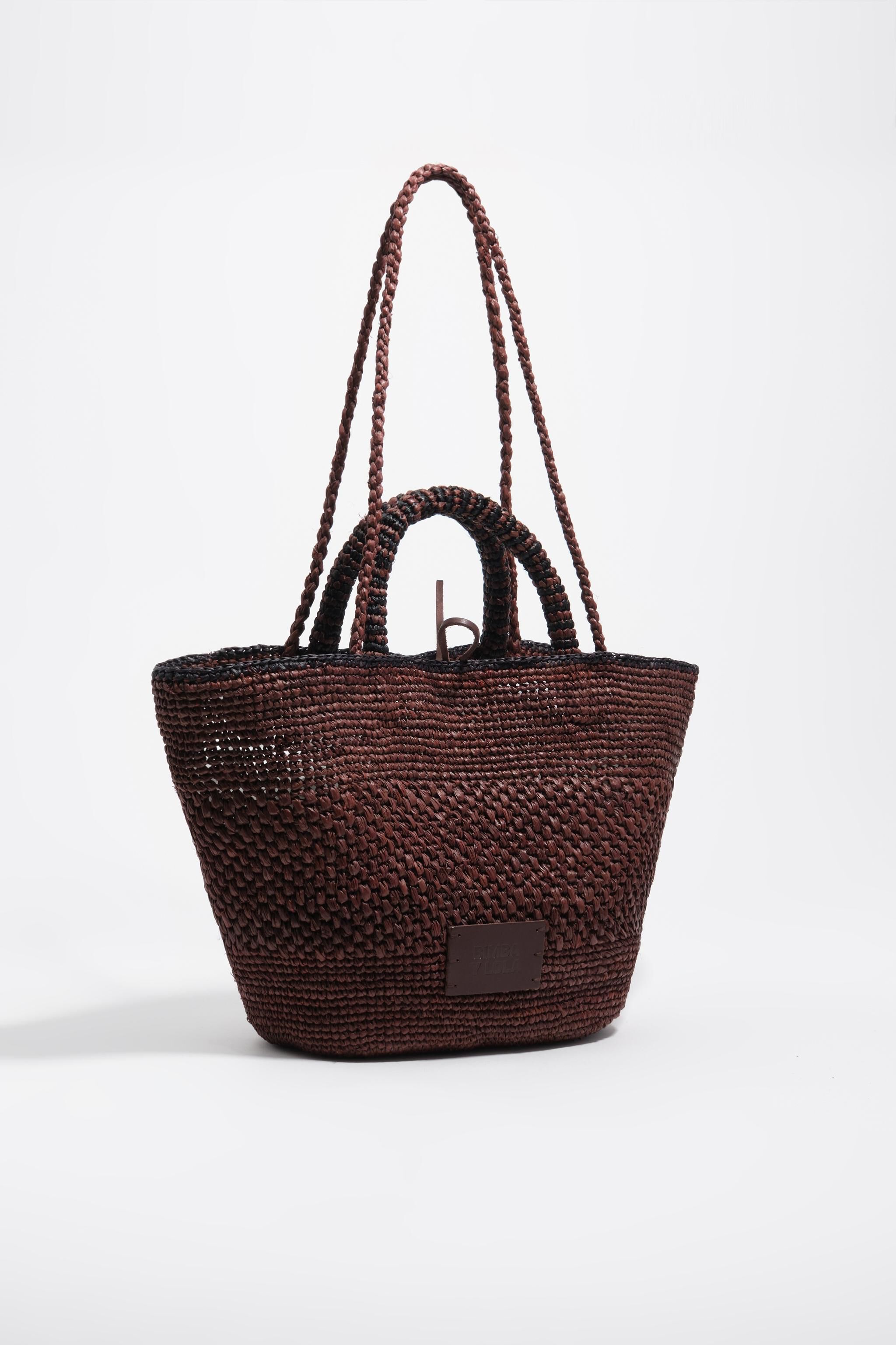Große geflochtene Raffia-Tasche in Walnuss