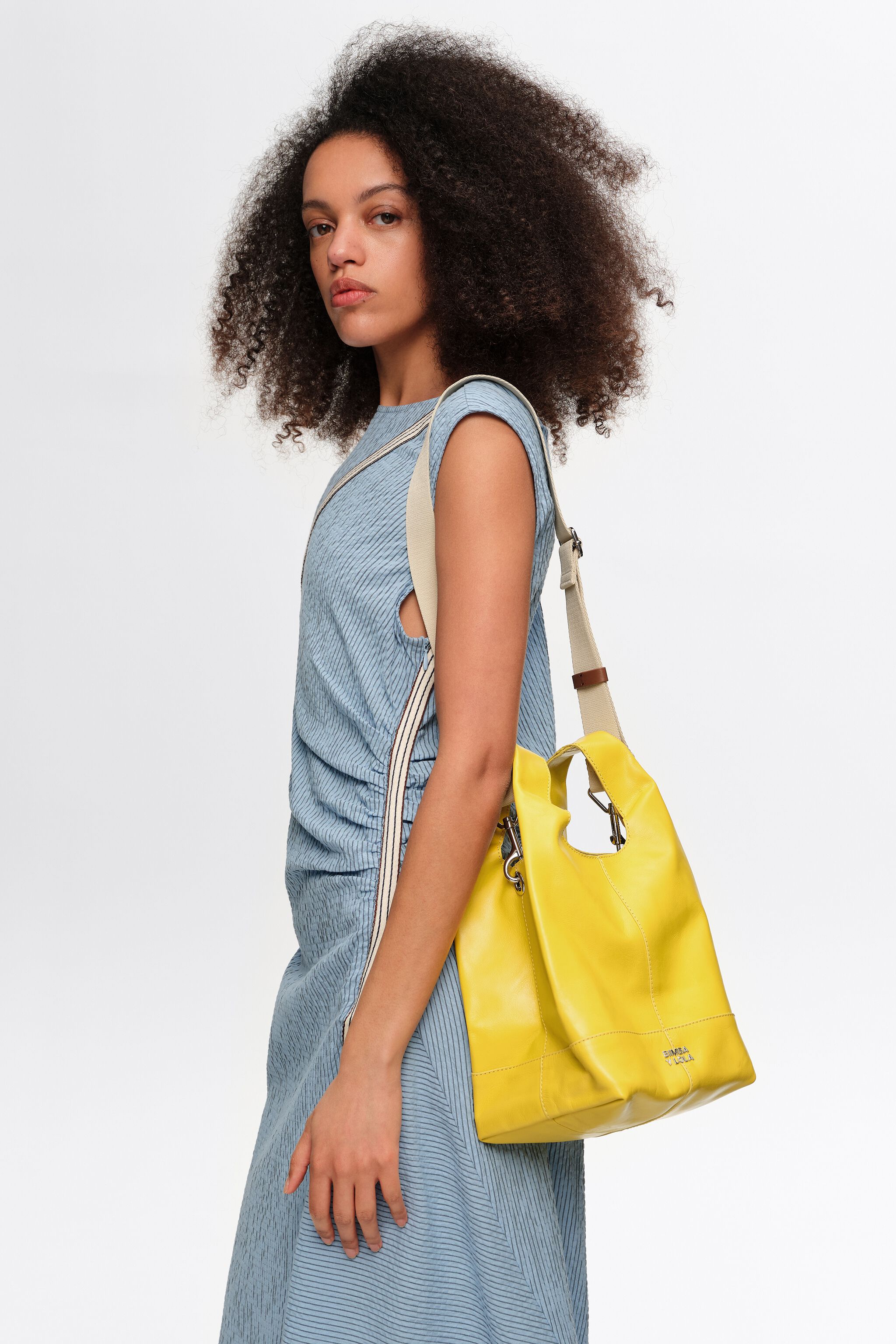 Medium gelbe Leder-Paper-Querträger-Tasche