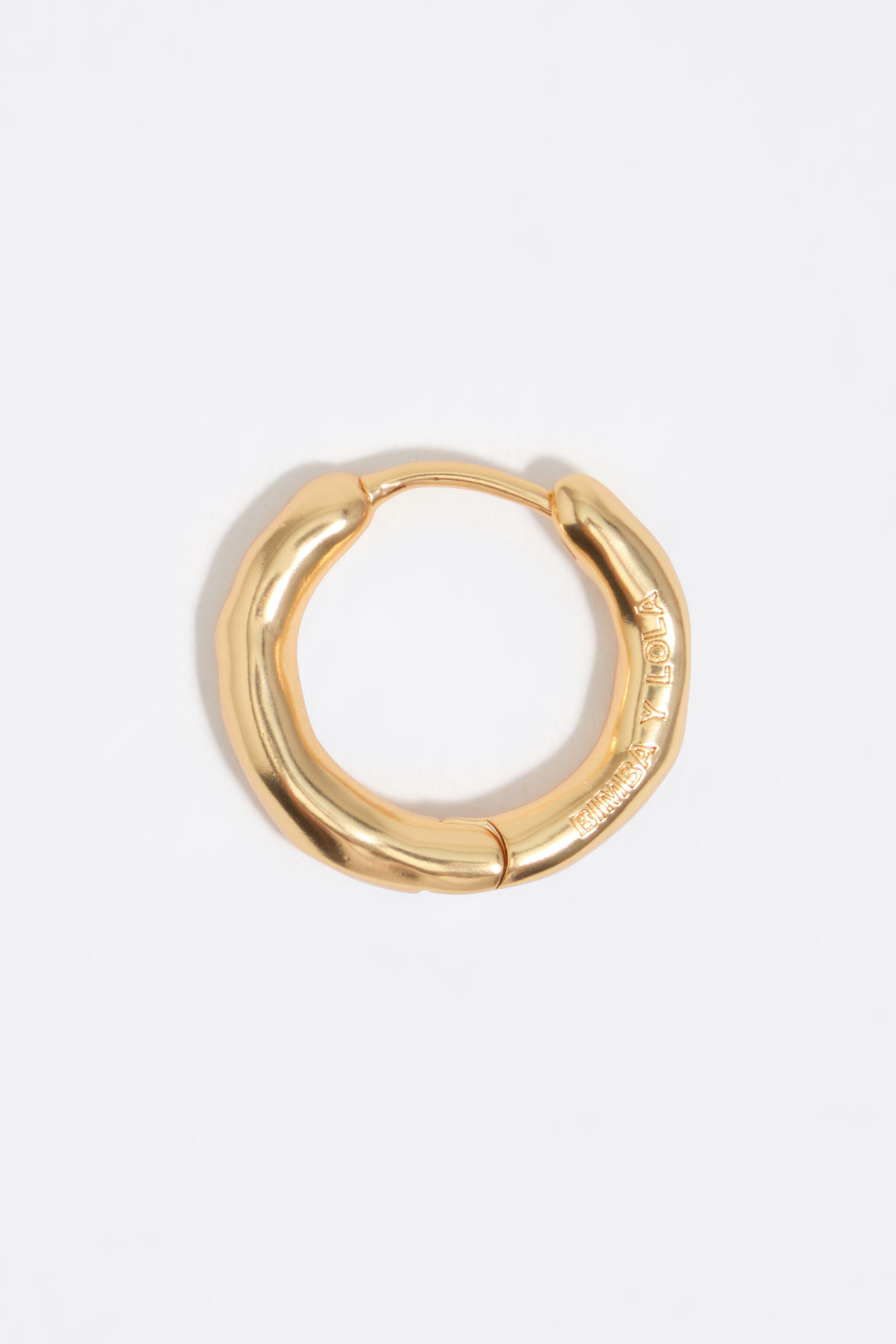 Matte goldene unregelmäßige kleine Ohrhänger