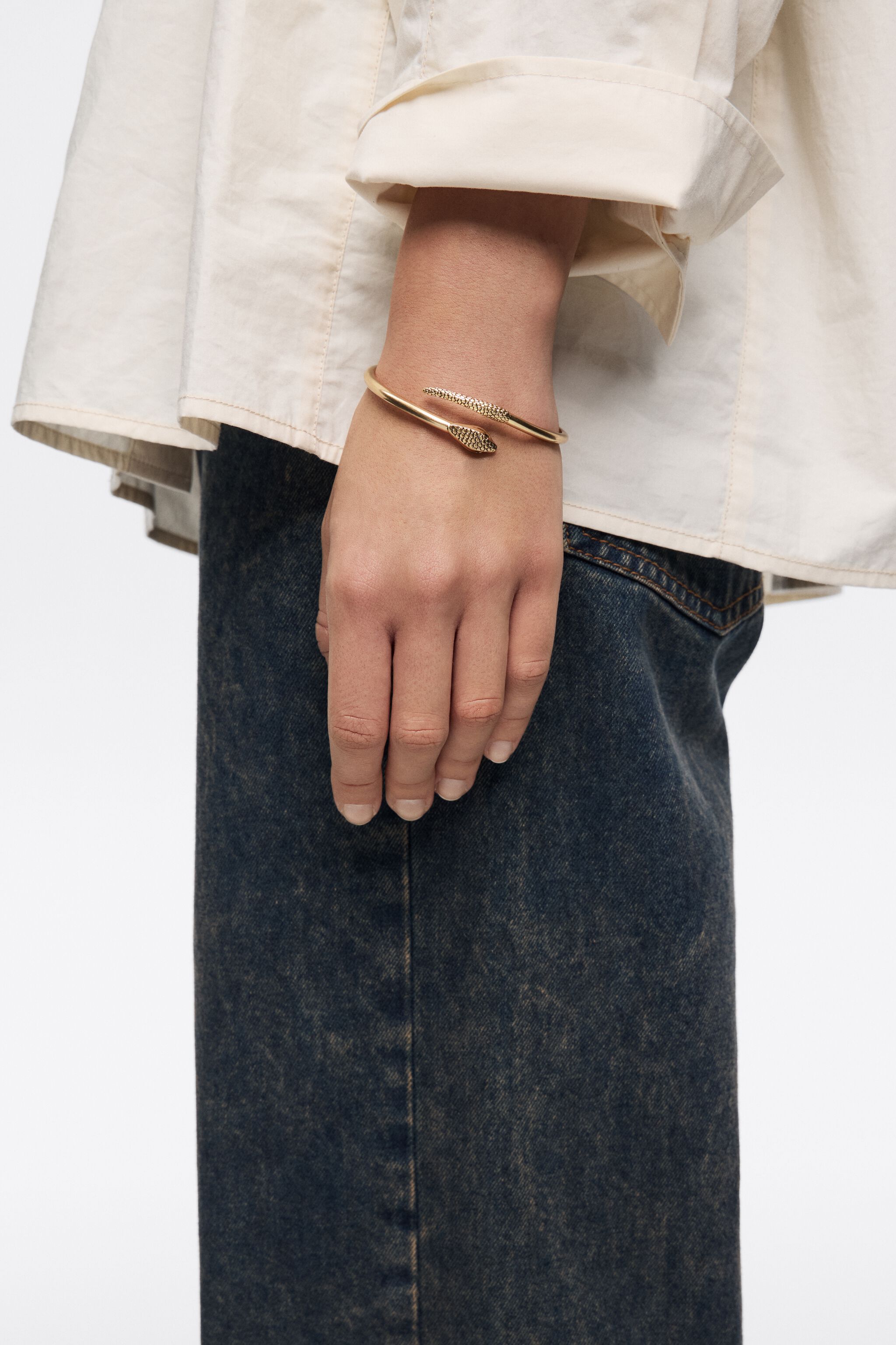 Gebrauchter goldfarbener starrer texturiertes Schlangen-Armband