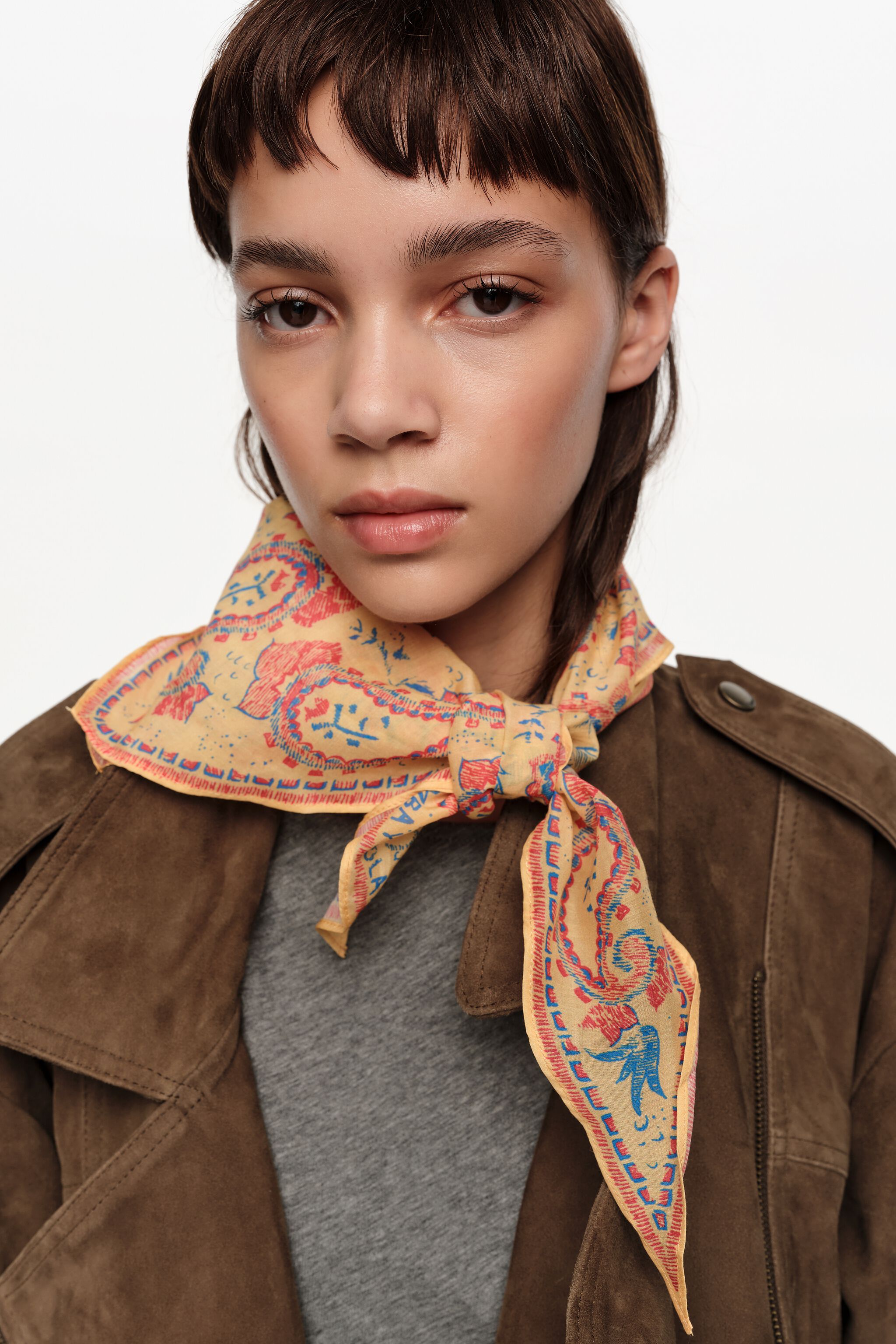 Leuchtend orangefarbener Diamant-Paisley-Schal