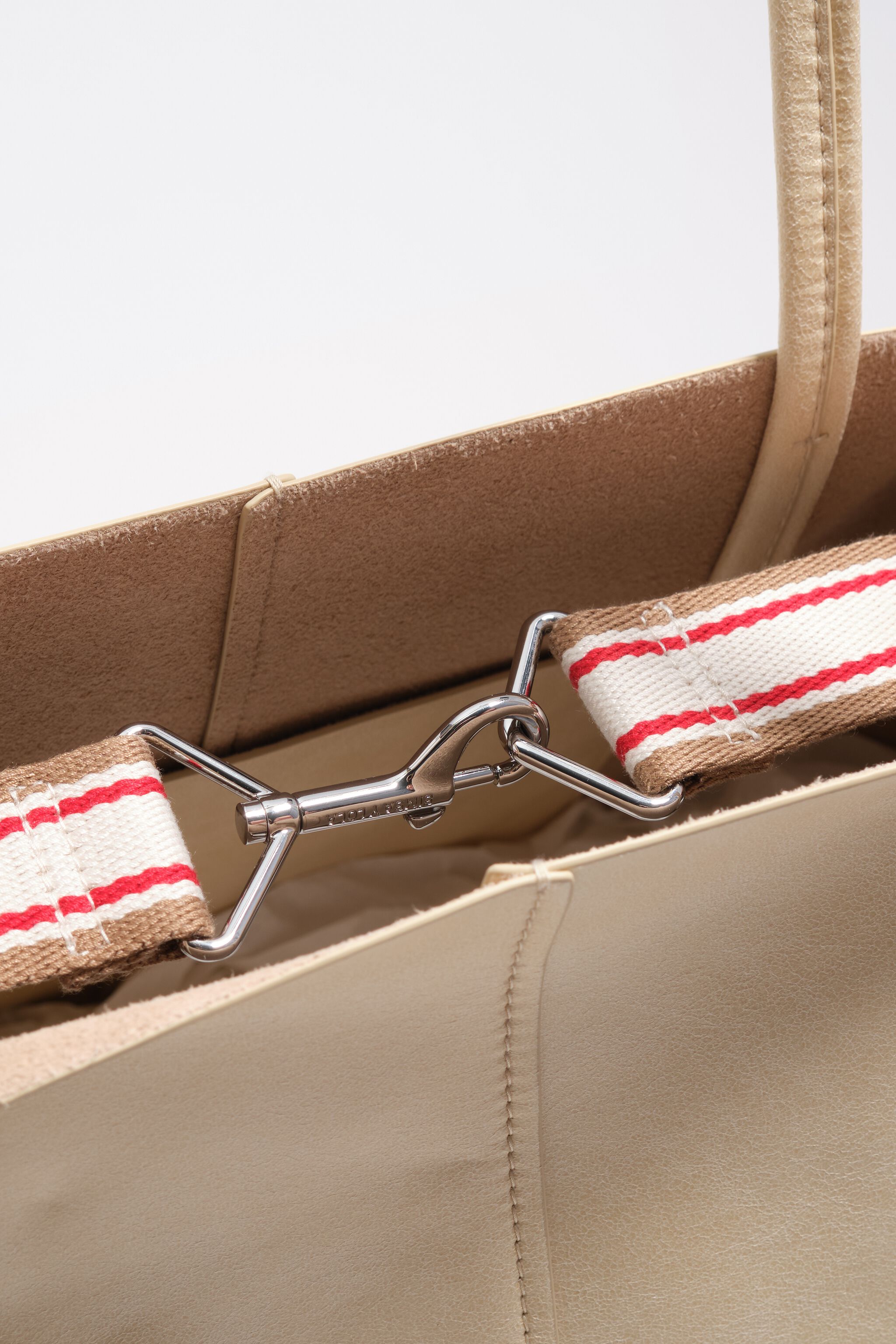 Große Schultertasche in Elfenbein