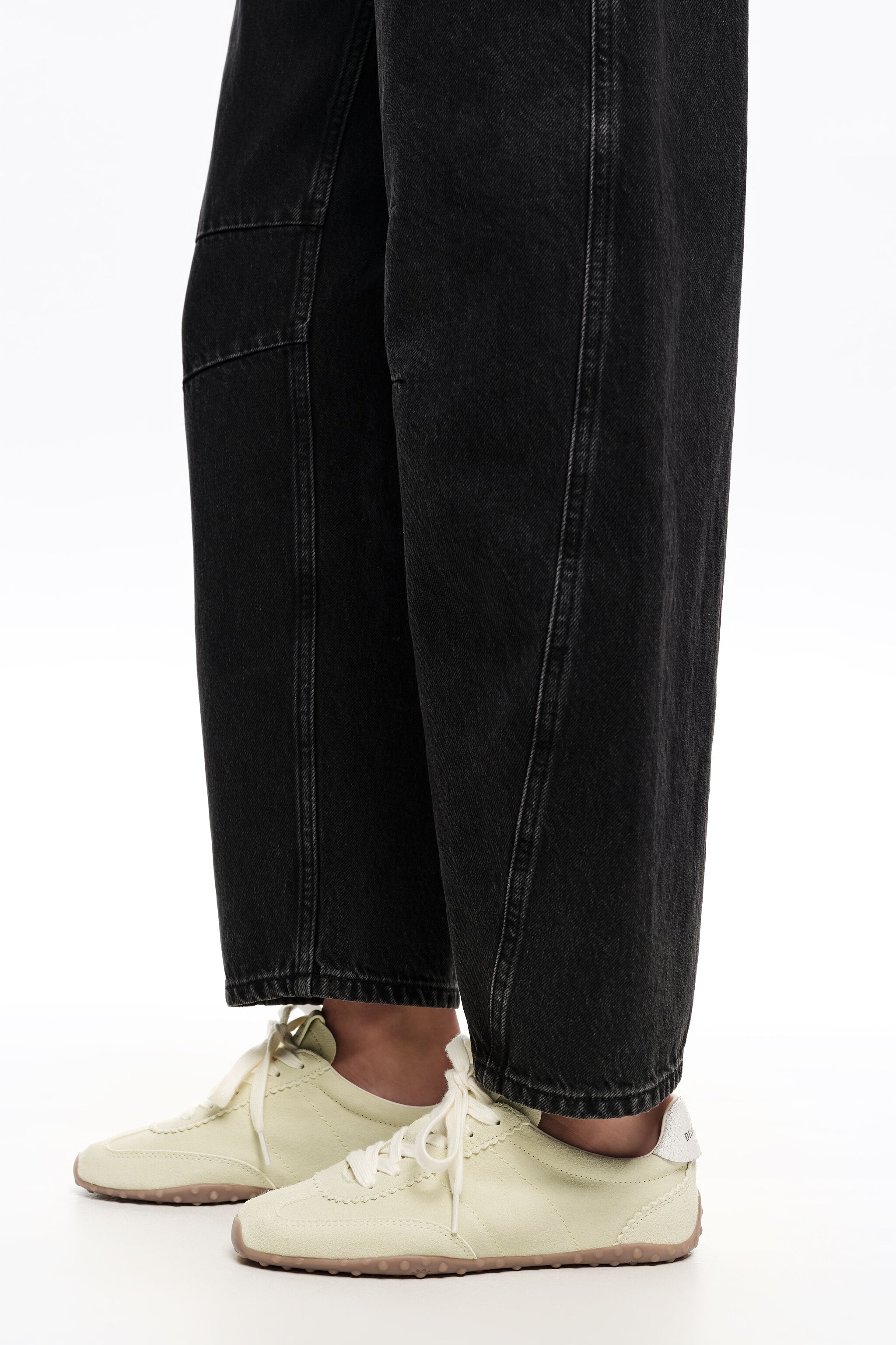 Gelbe Wildleder-Sneaker 13 29