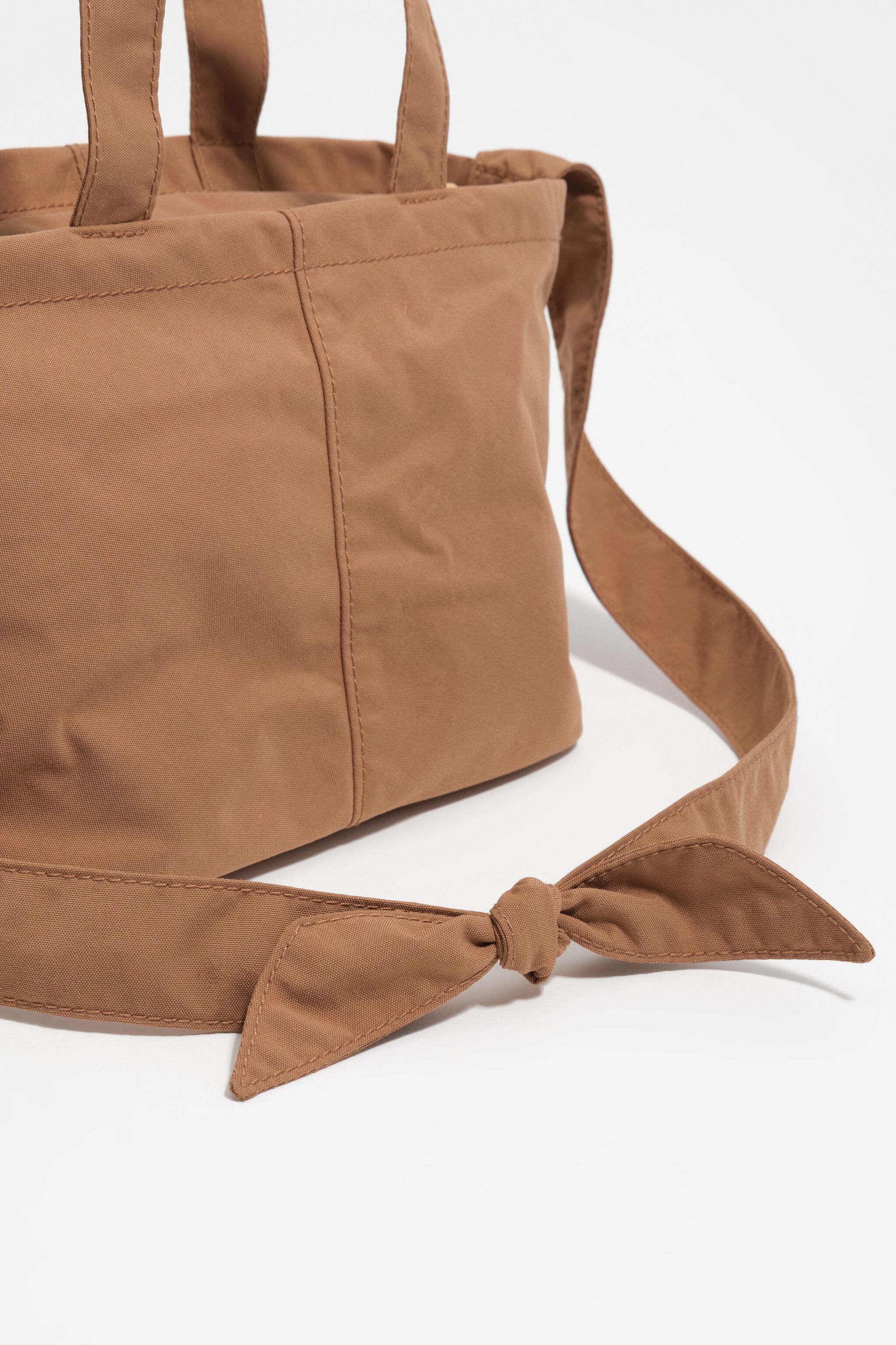 Cinnamon-Nylon-Crossbody-Tasche