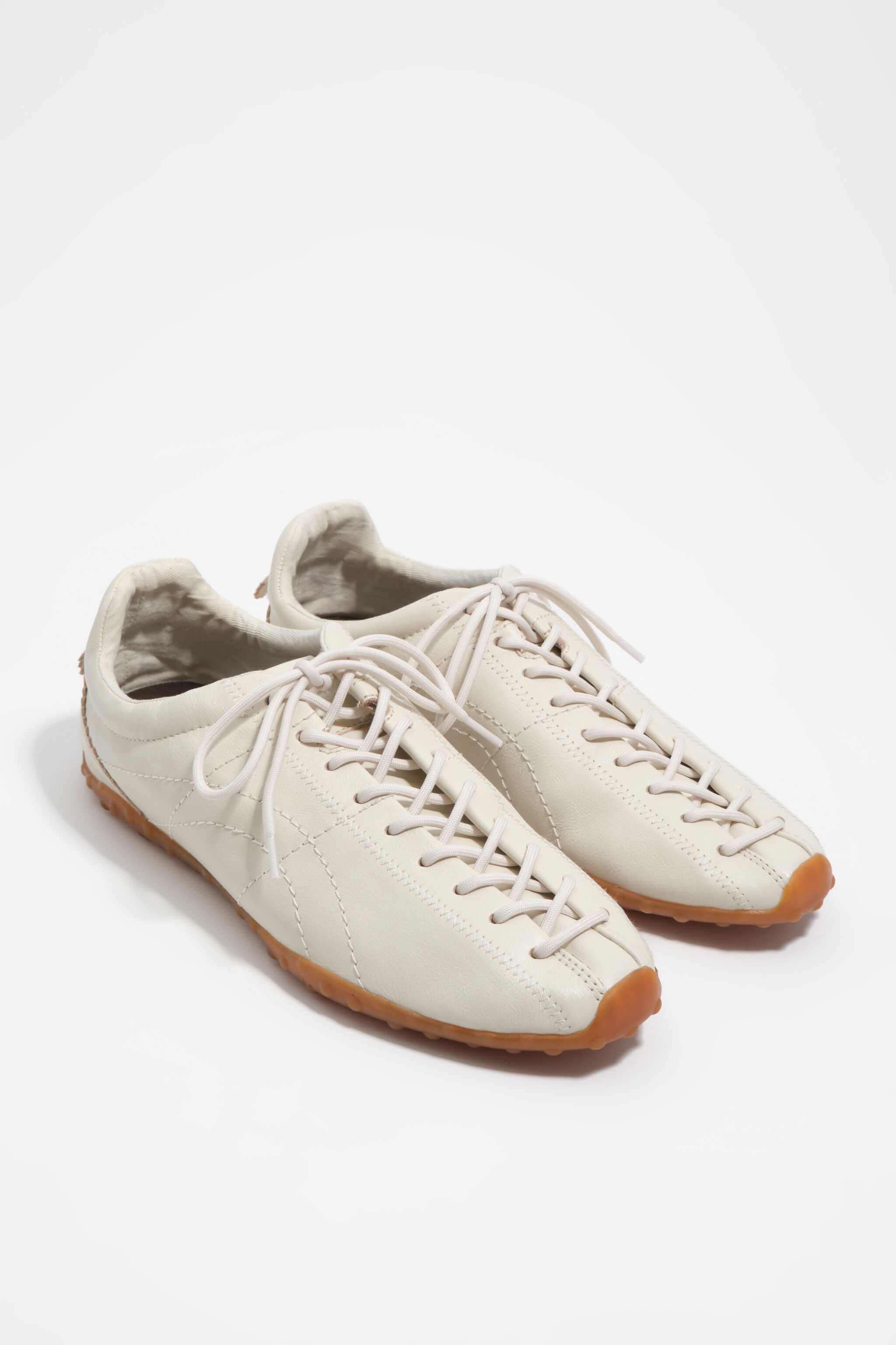 Weiße Leder-Laufschuh mit Schnürung 13 11