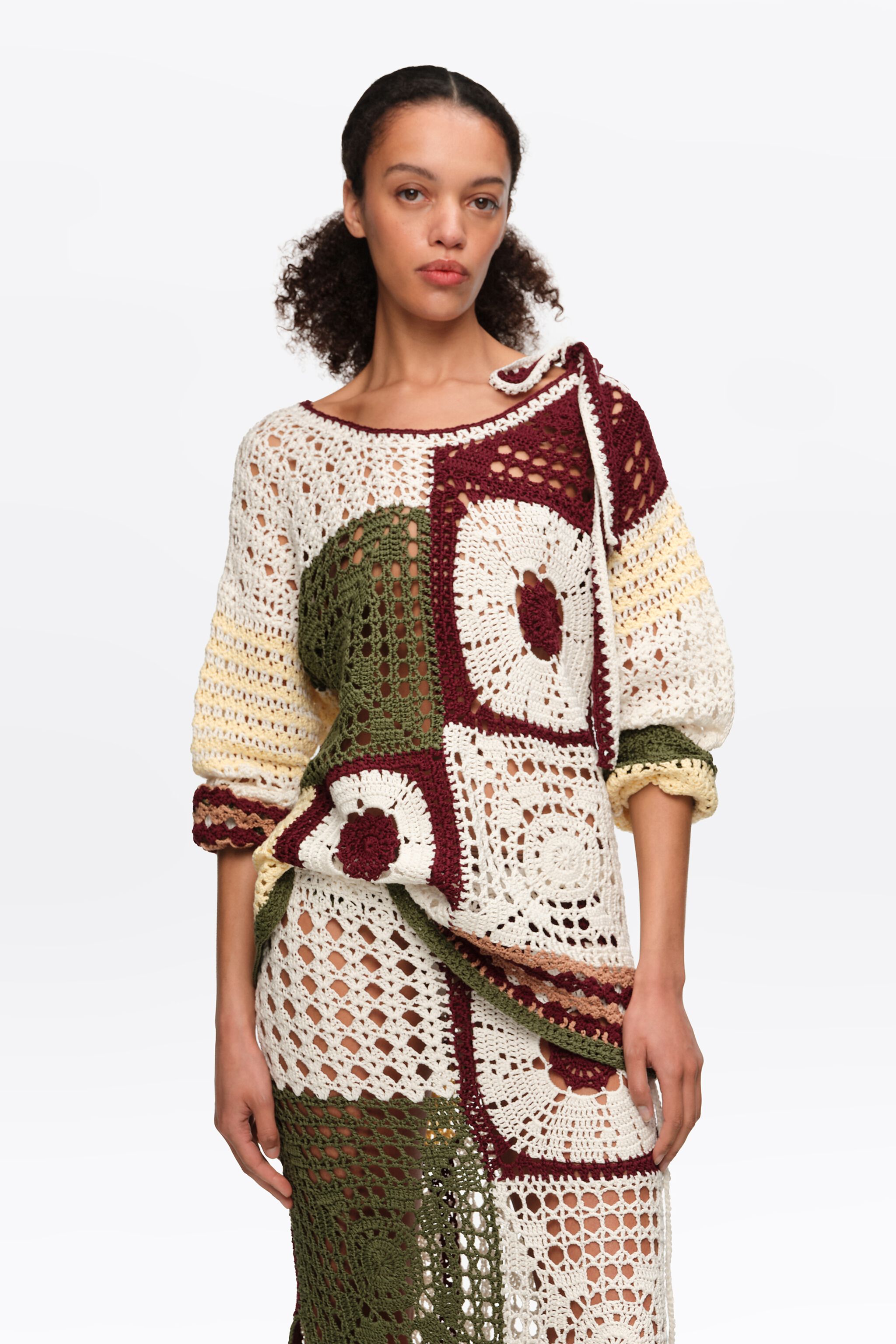 Gerader mehrfarbiger Strickpullover
