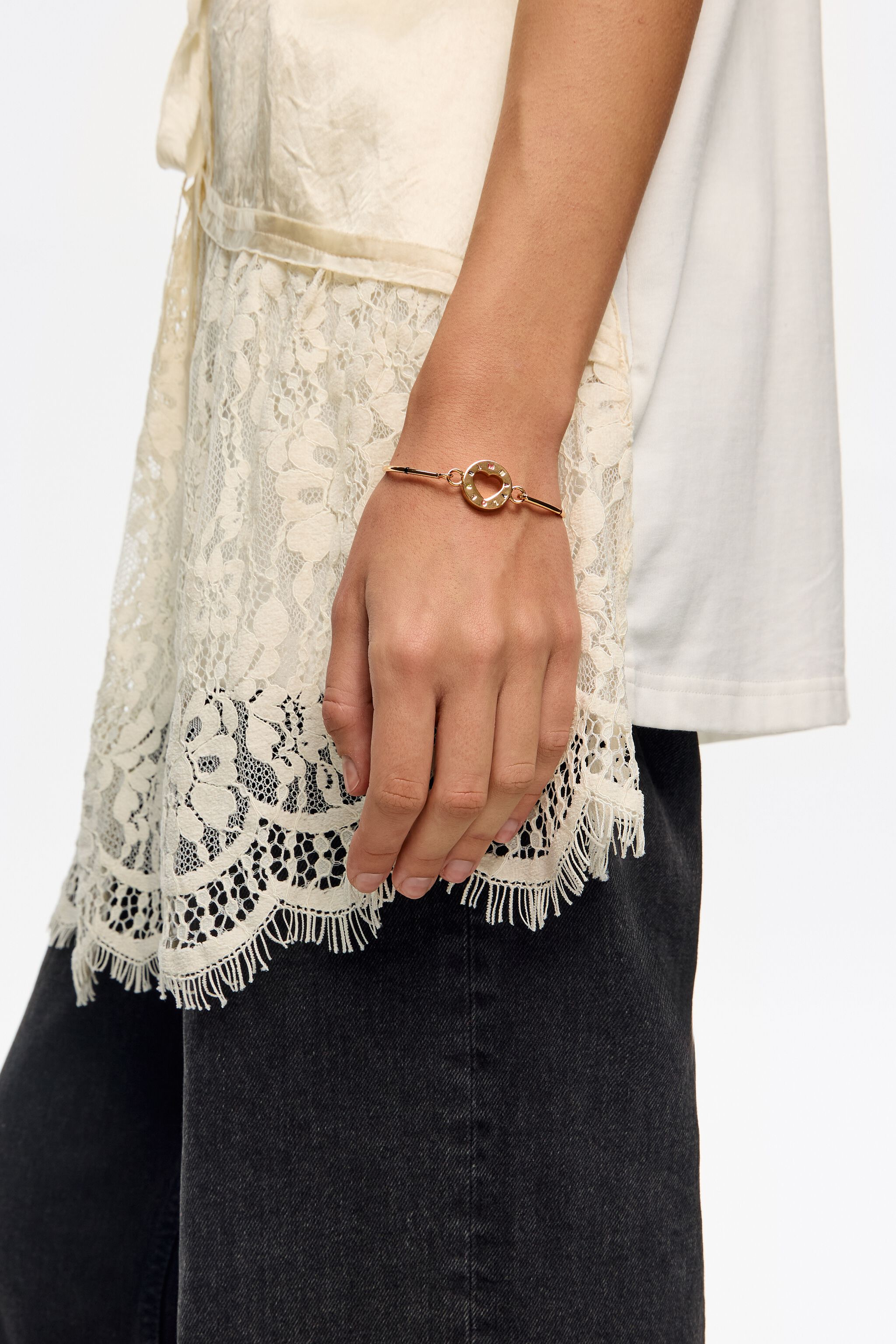 Goldener steifer Logo-Armband
