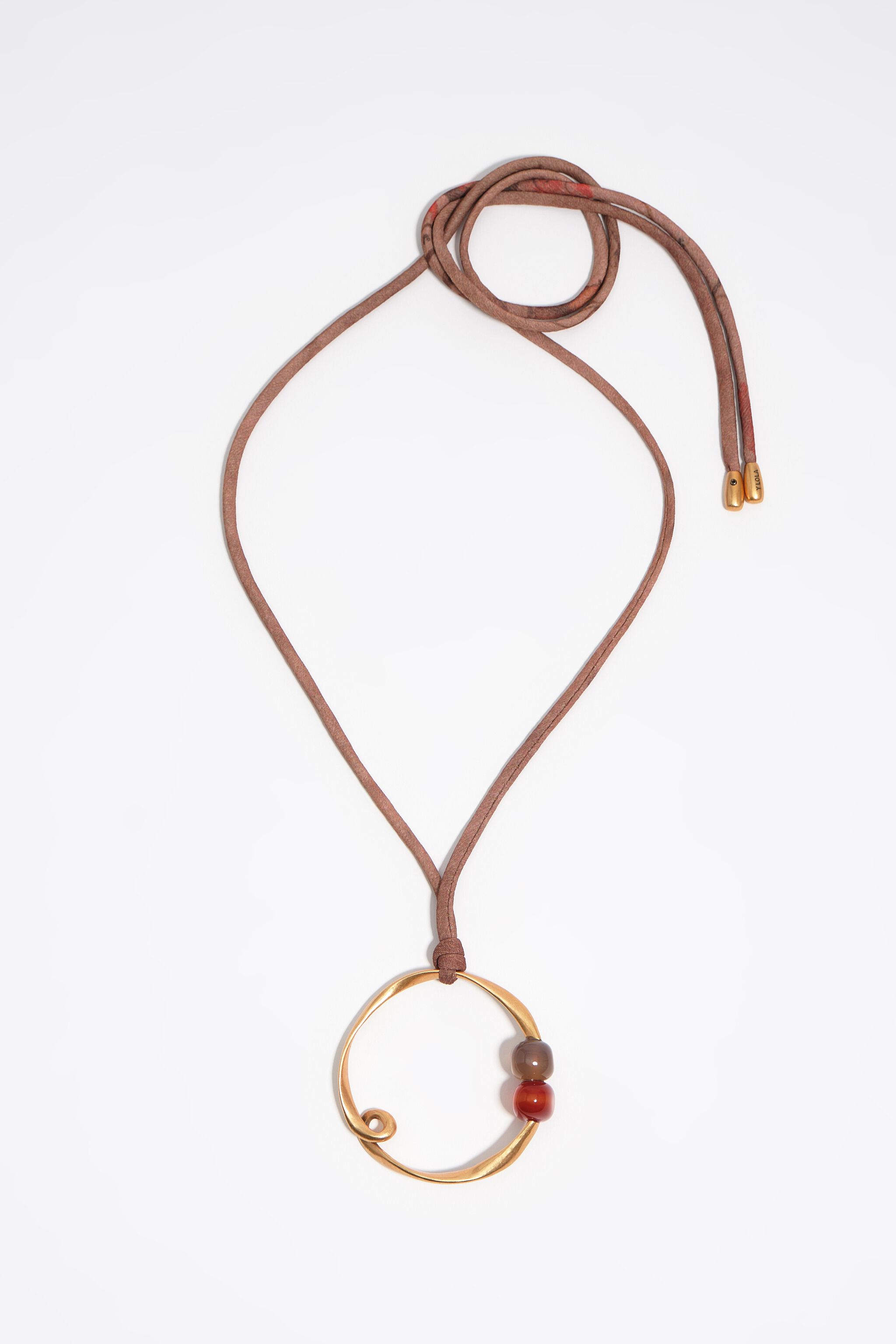 Unebenes Hoop-Halsband mit mattgoldenen Steinen