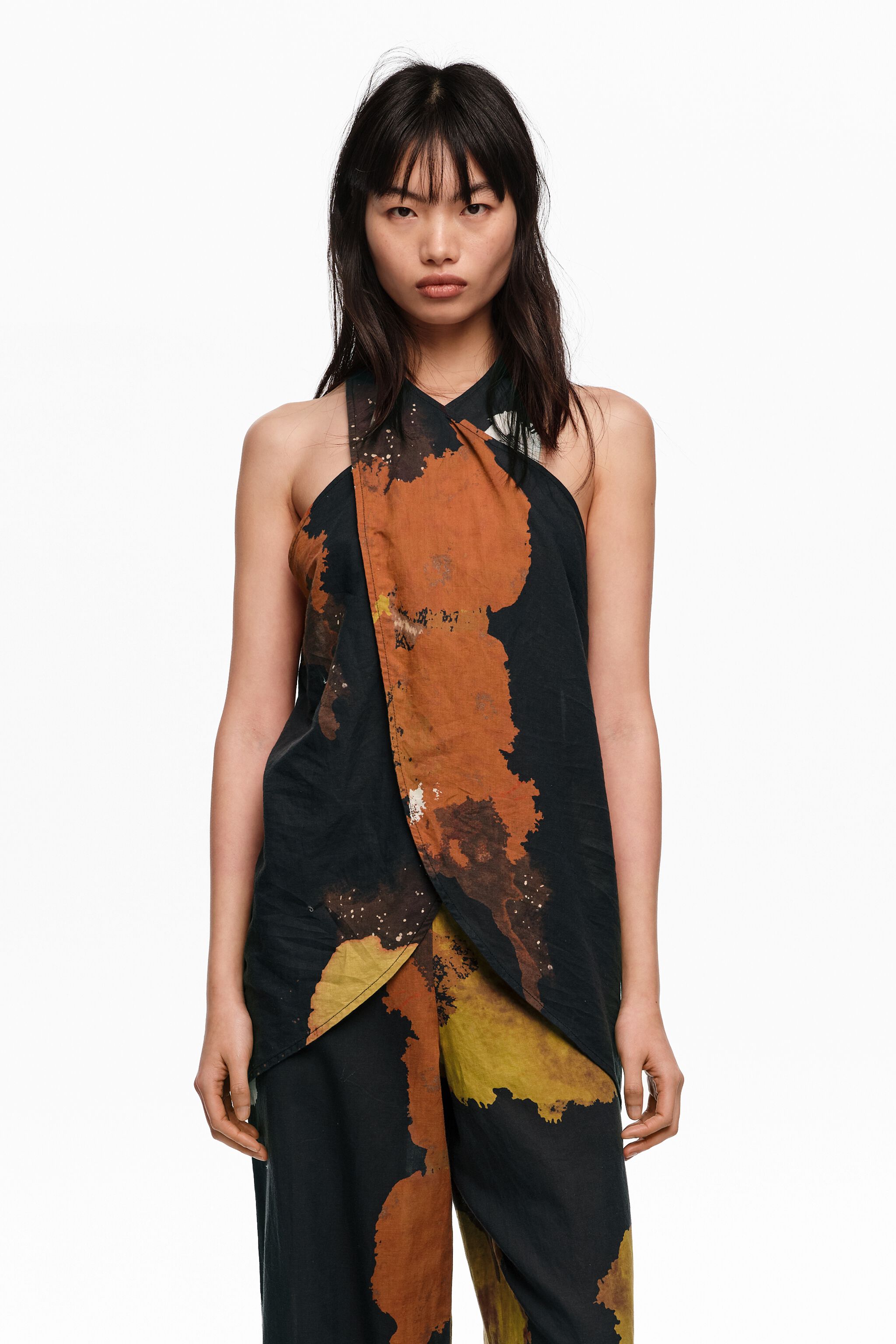 Schwarze Blumen-Linen-Top