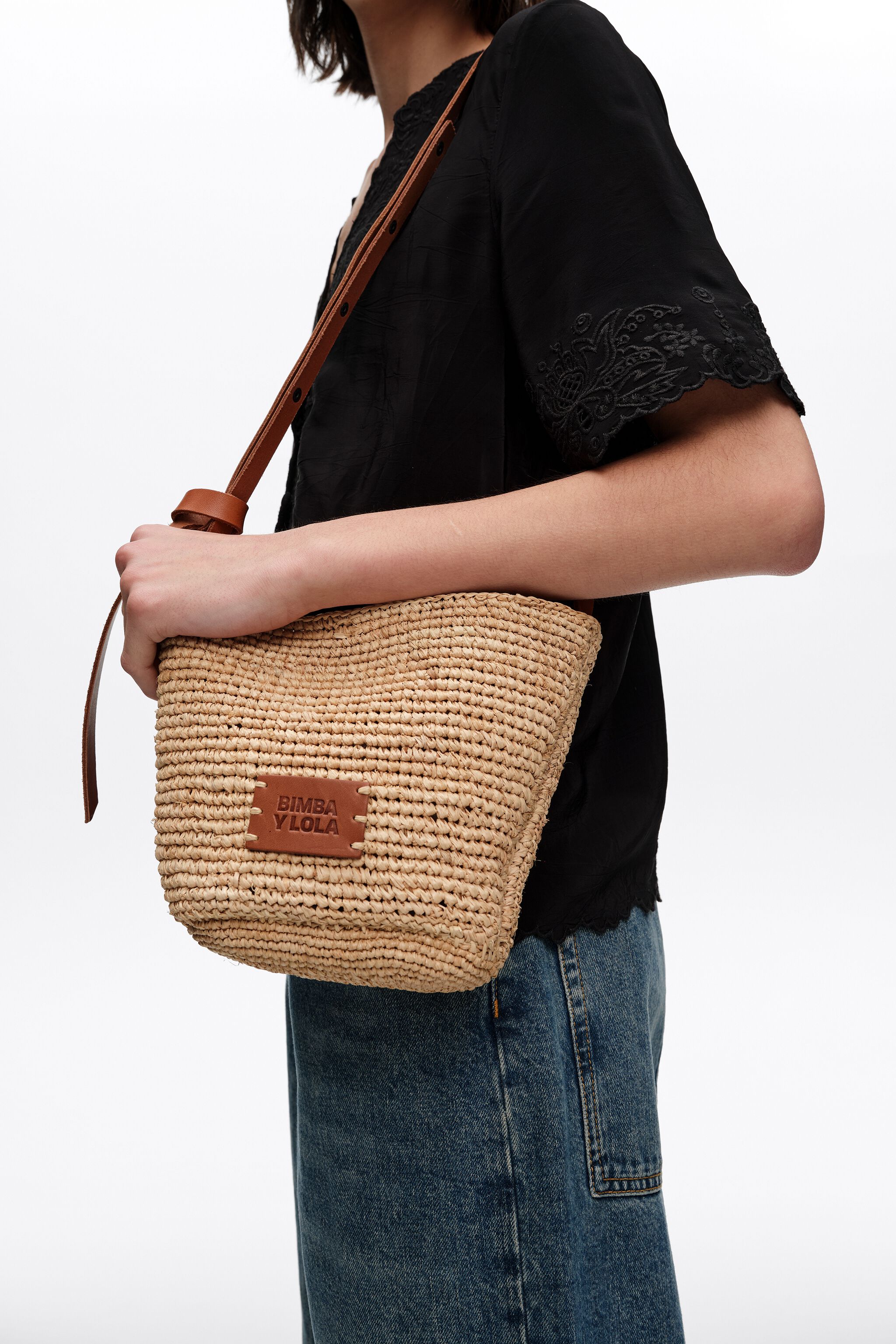 Kleine natürliche Raffia-Webtasche