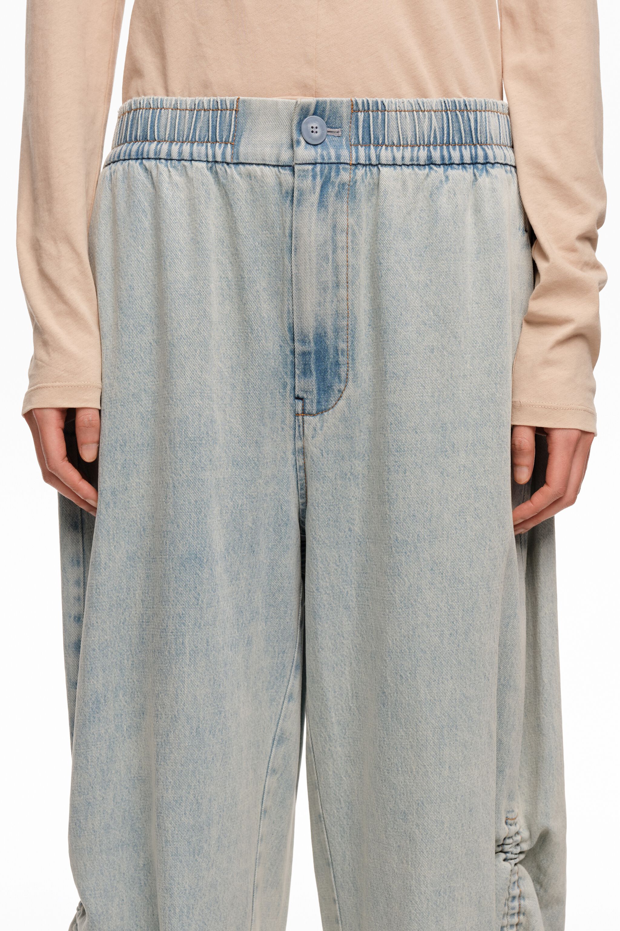 Helleblaue Denim-Jogger mit Volant