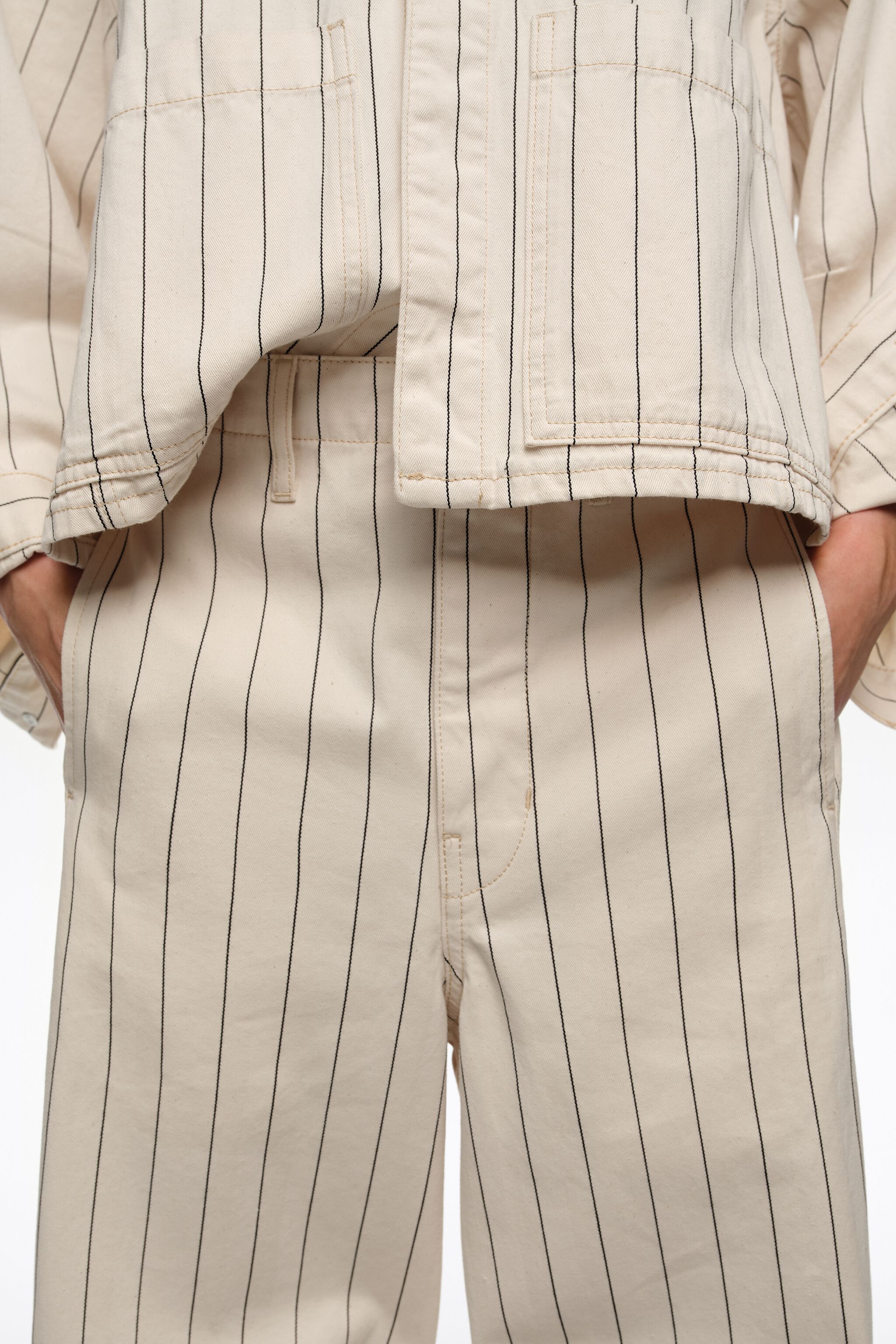 BARREL - Beige gestreifte Jeans