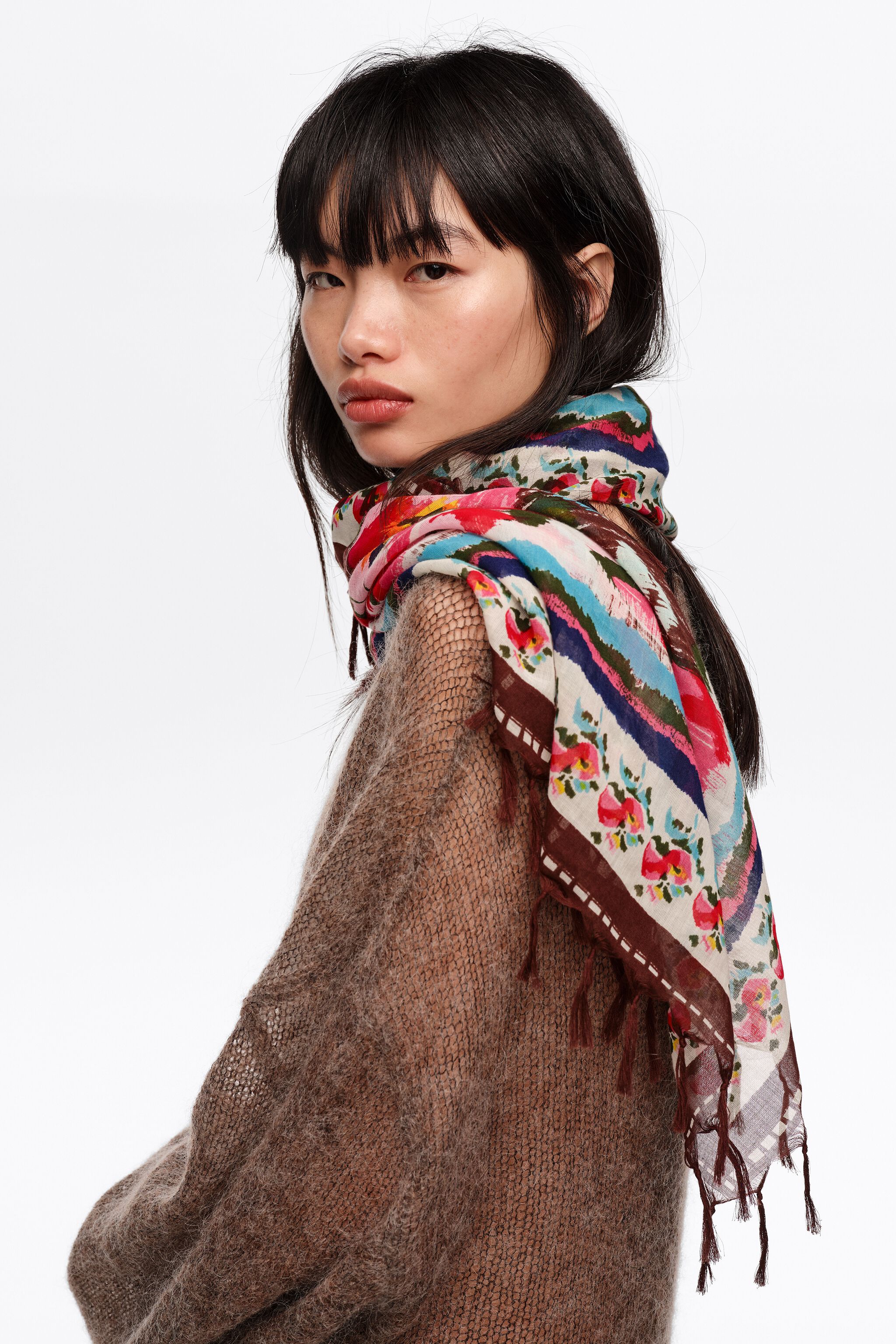 Burgundroter Ikat-Blumen-Patchwork-Schal