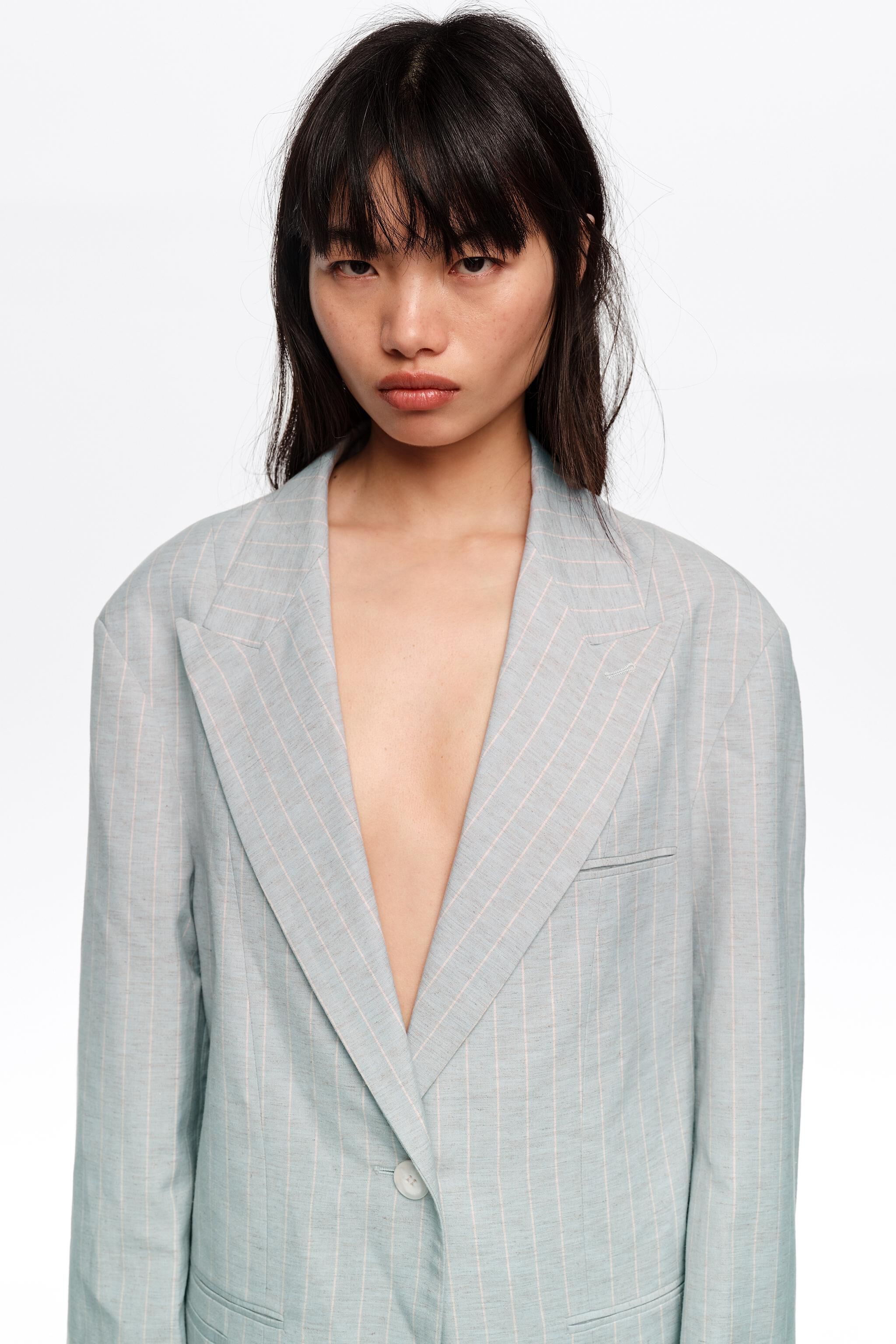 Leichtgrauer Oversize-Blazer mit Streifen