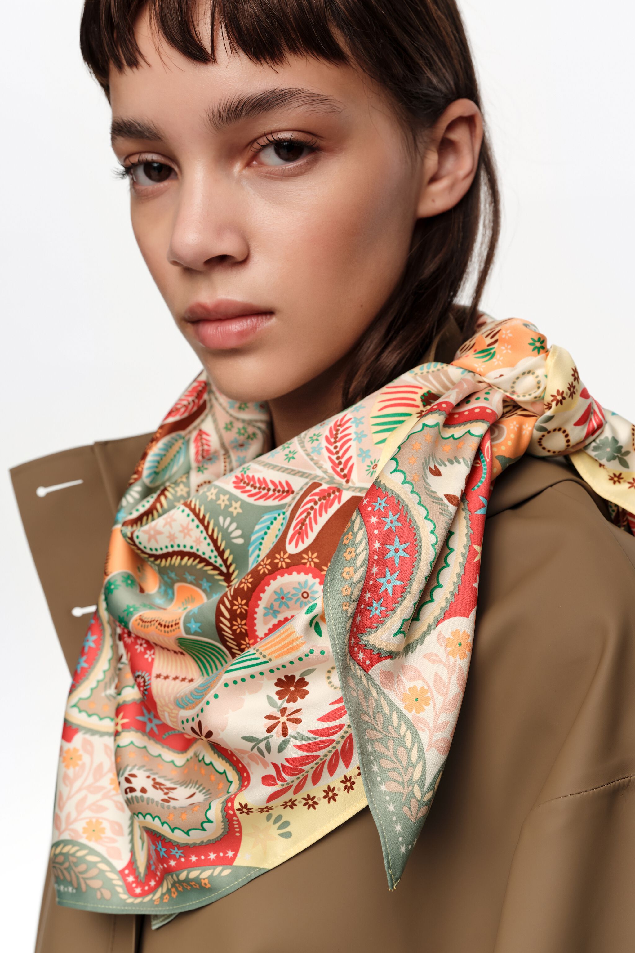 Gelber Kaleidoskop-Paisley-Schal