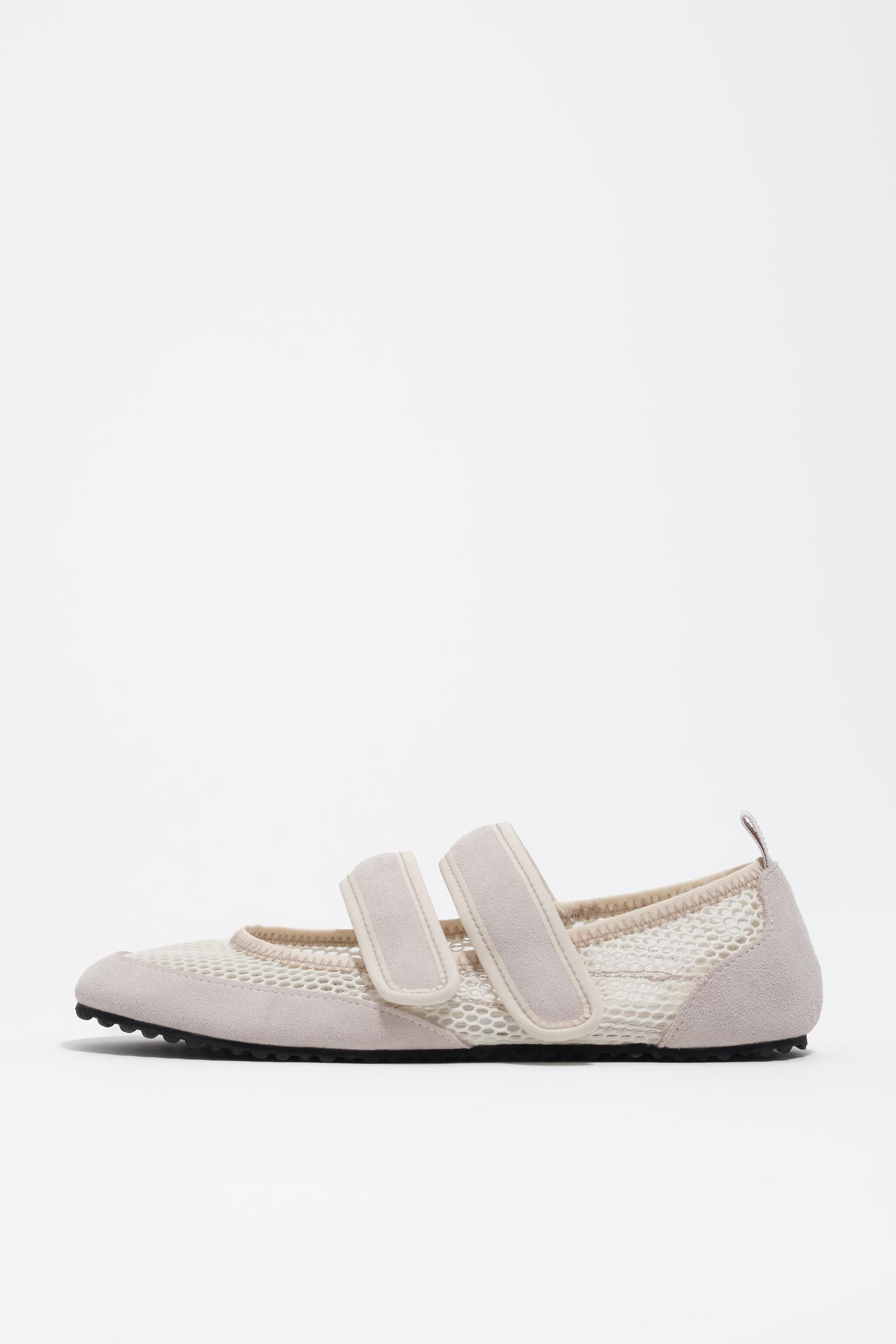Weiße Velcro-Sport-Ballerina
