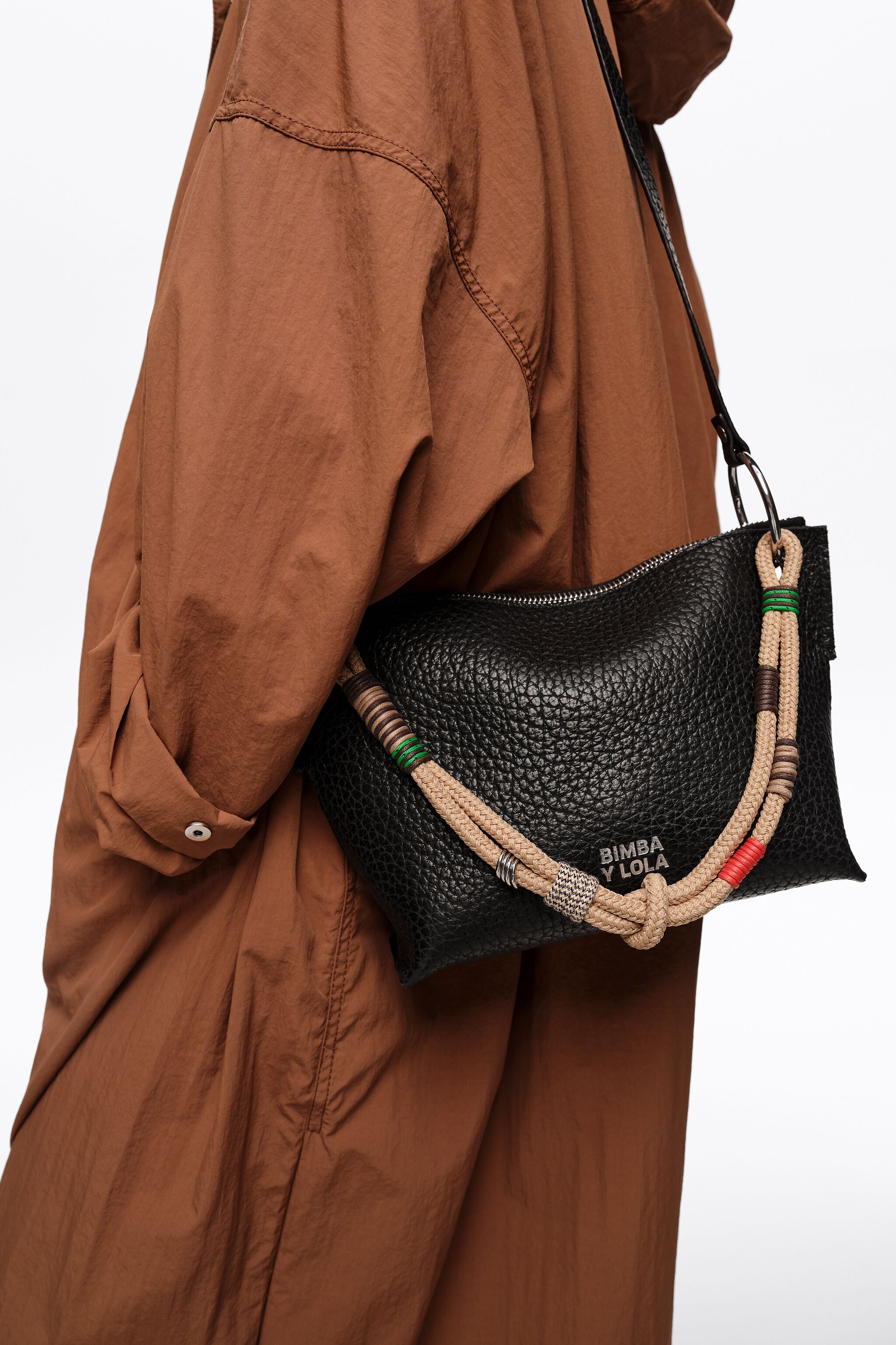Medium schwarze Leder-Trapez-Tasche