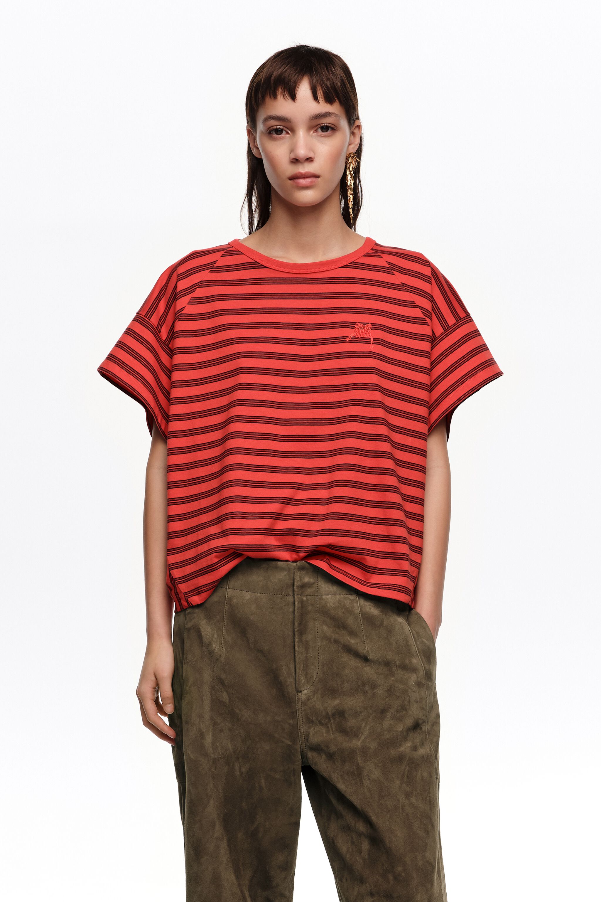 Rotes gestreiftes Crop-Top mit besticktem Logo