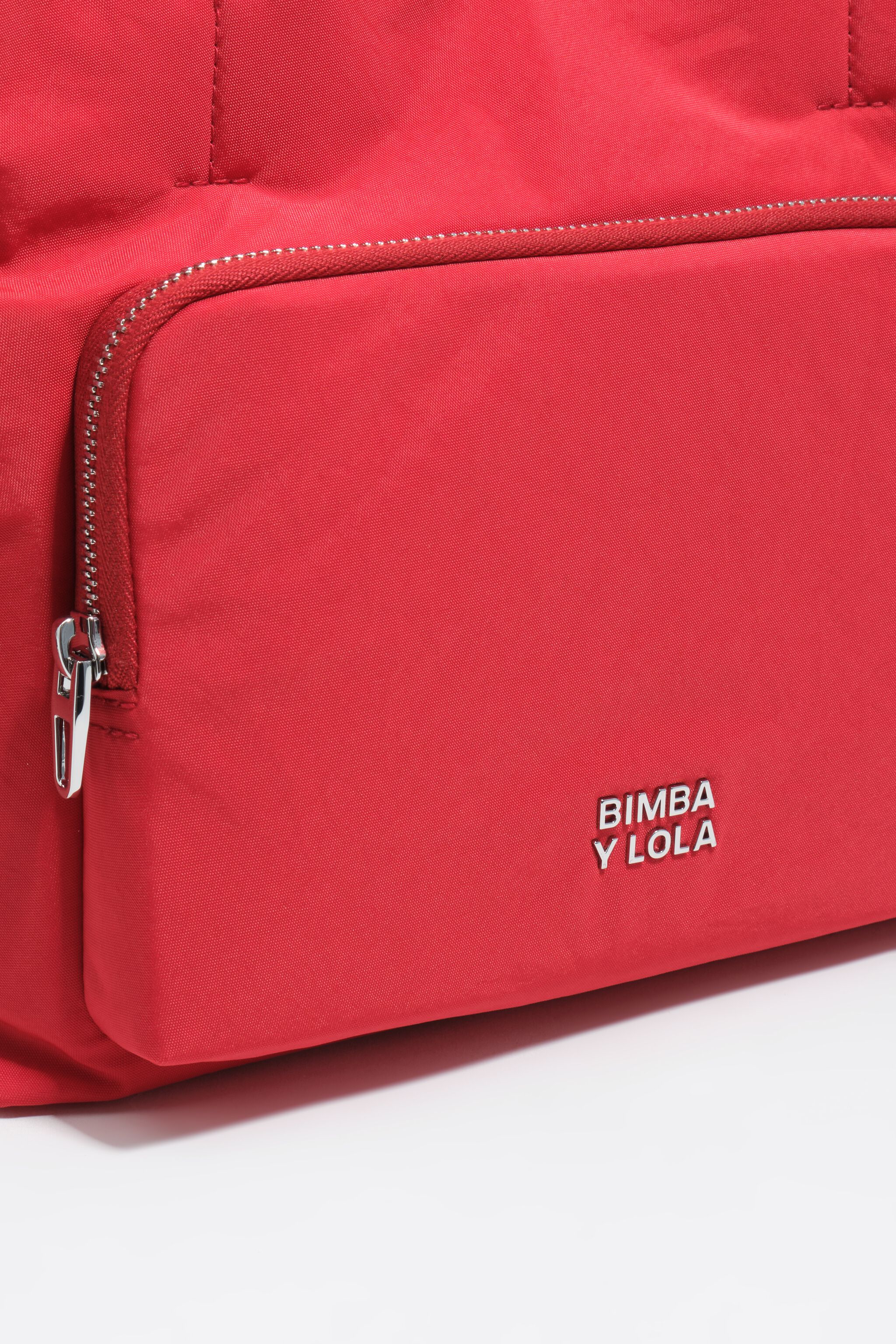 Medium rote Nylon-Petit-Handtasche