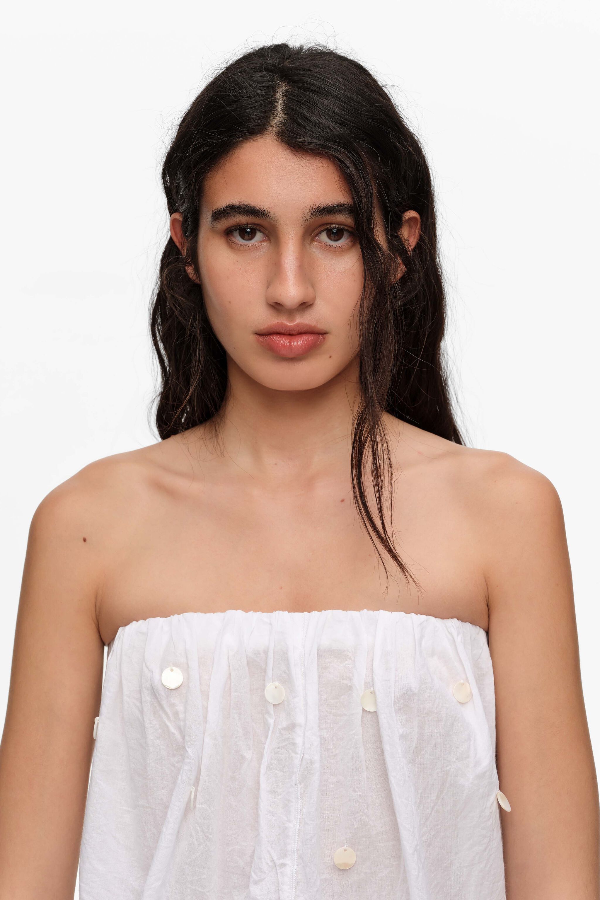 Weiße Rüschen-Strapless-Top