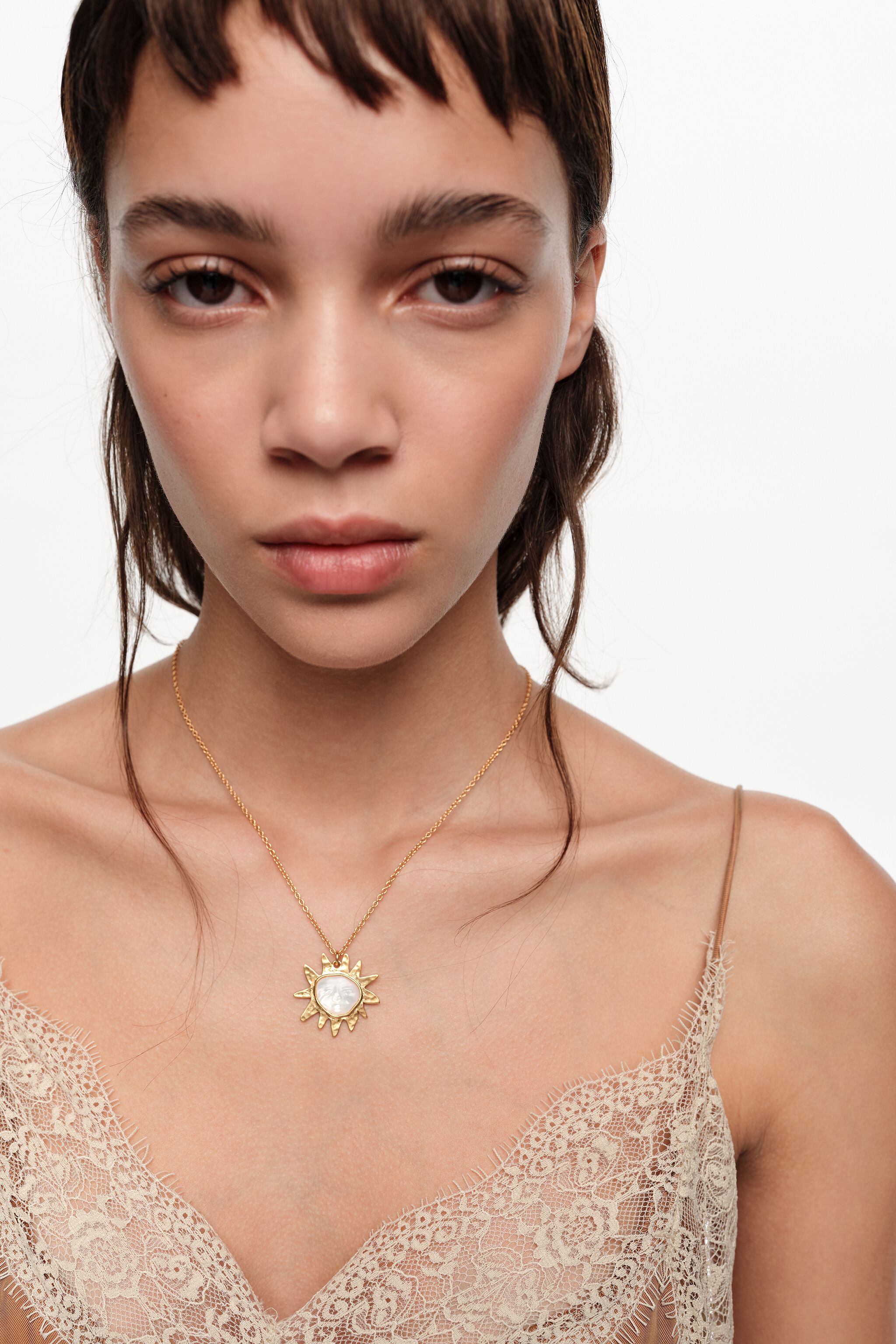 Gebürsteter Gold-Mother-of-Pearl-Sonnenanhänger