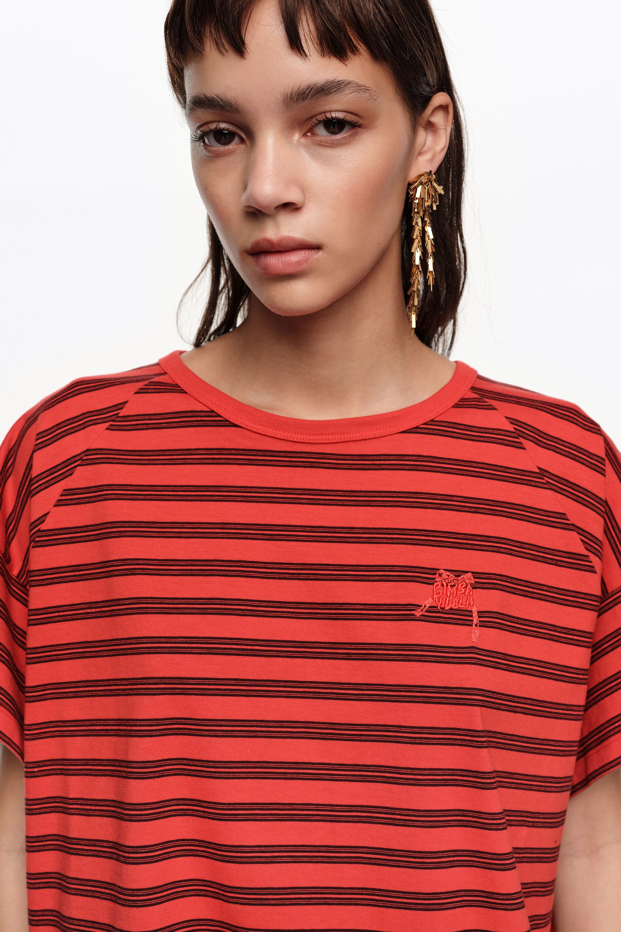 Rotes gestreiftes Crop-Top mit besticktem Logo
