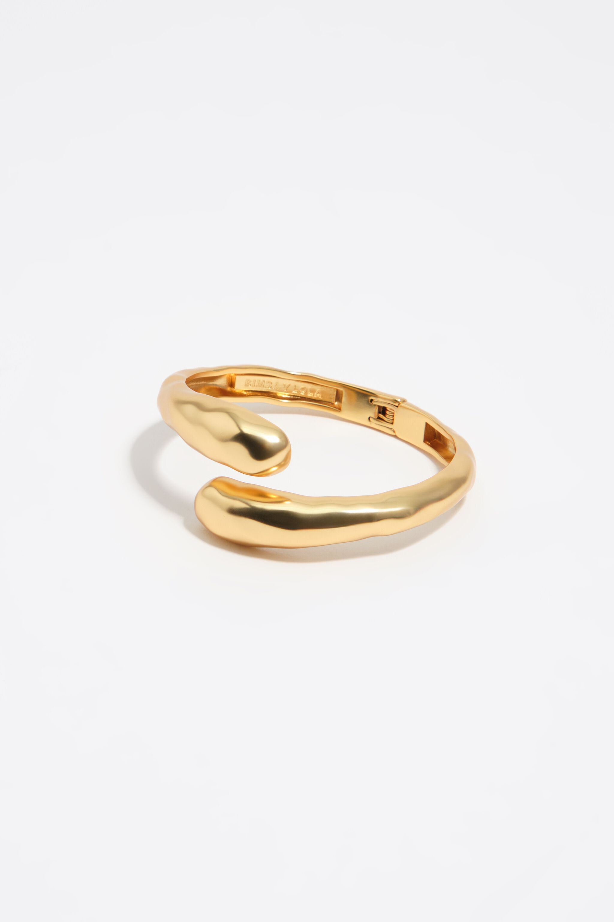 Matte goldener Textur-Kreuzarmband