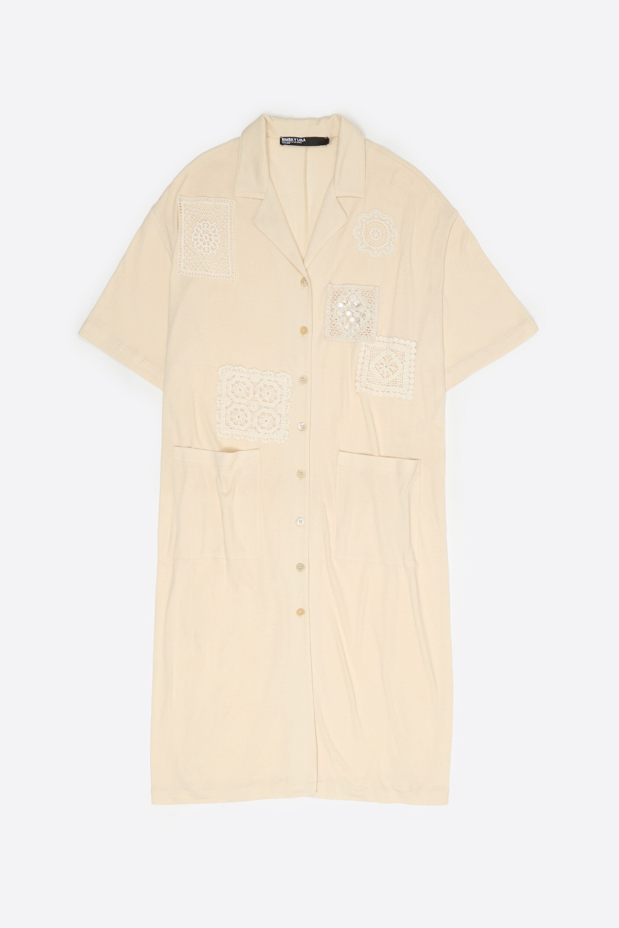 Beigefarbene Hemd-Bluse mit Strickdetails