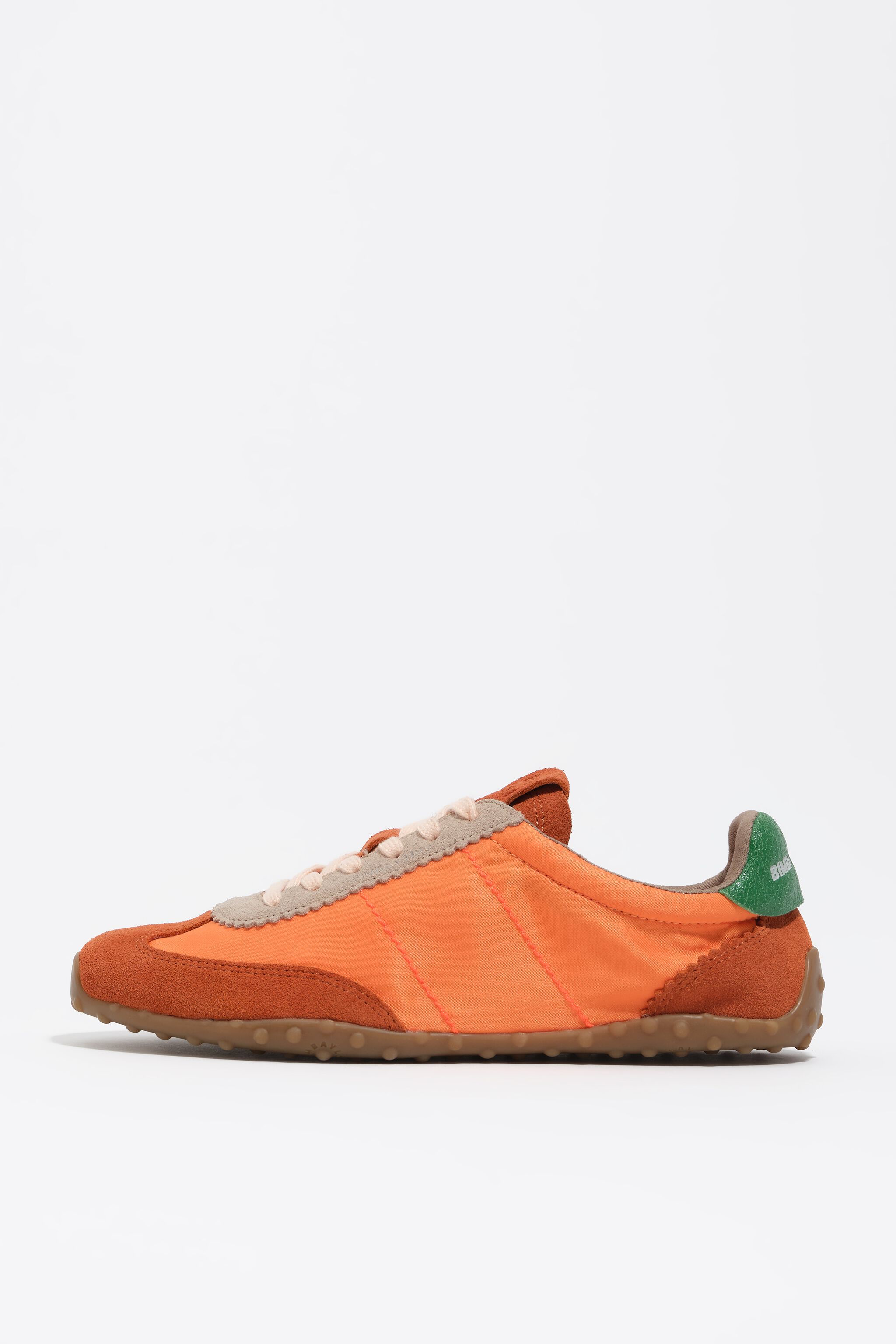 Orangfarbener Wildleder- und Nylon-Sneaker 13 29