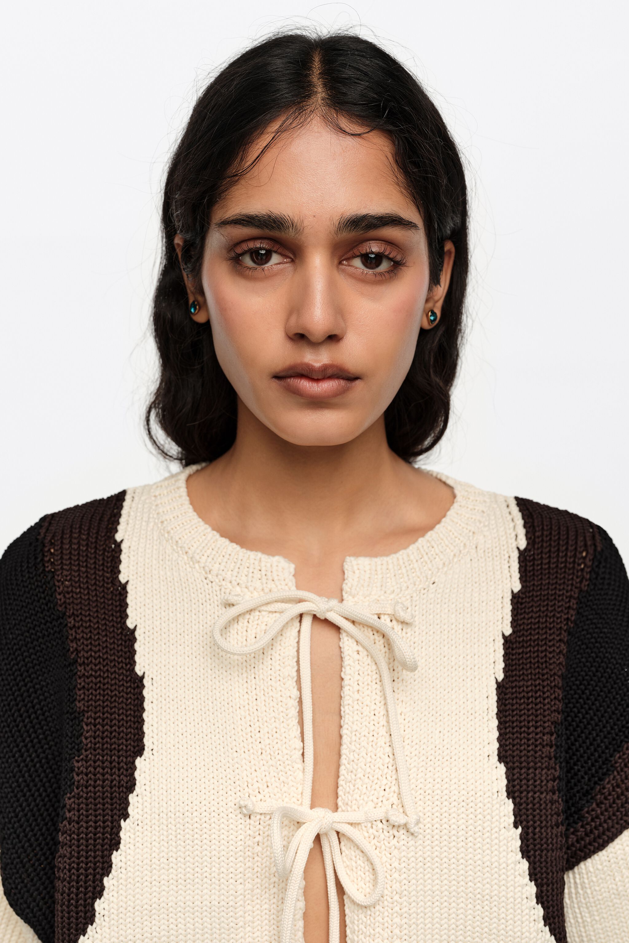 Ivory Dreifarbiger Krawatten-Strickpullover