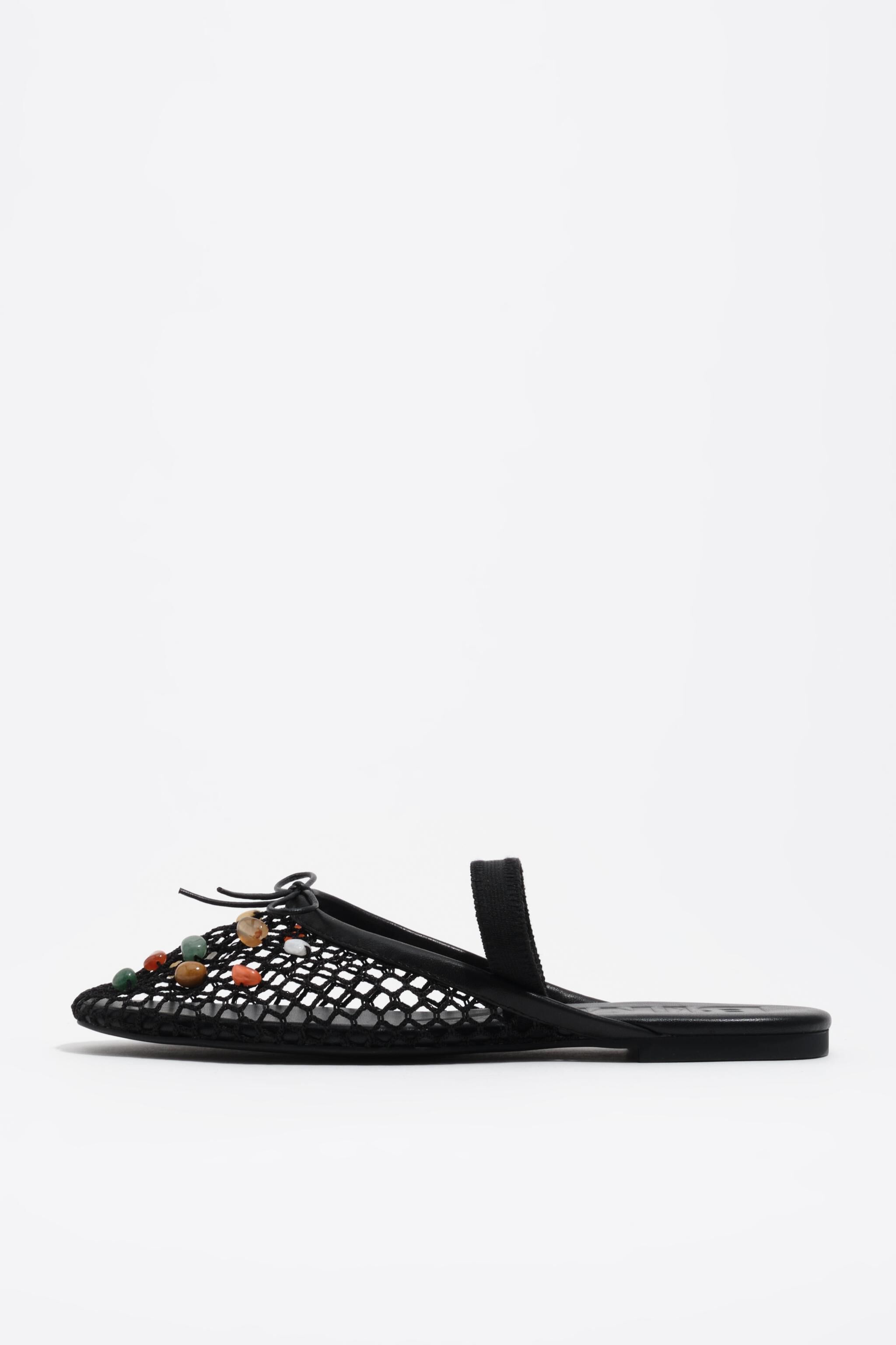 Schwarzer Mesh-Slingback-Ballerina mit Steinen