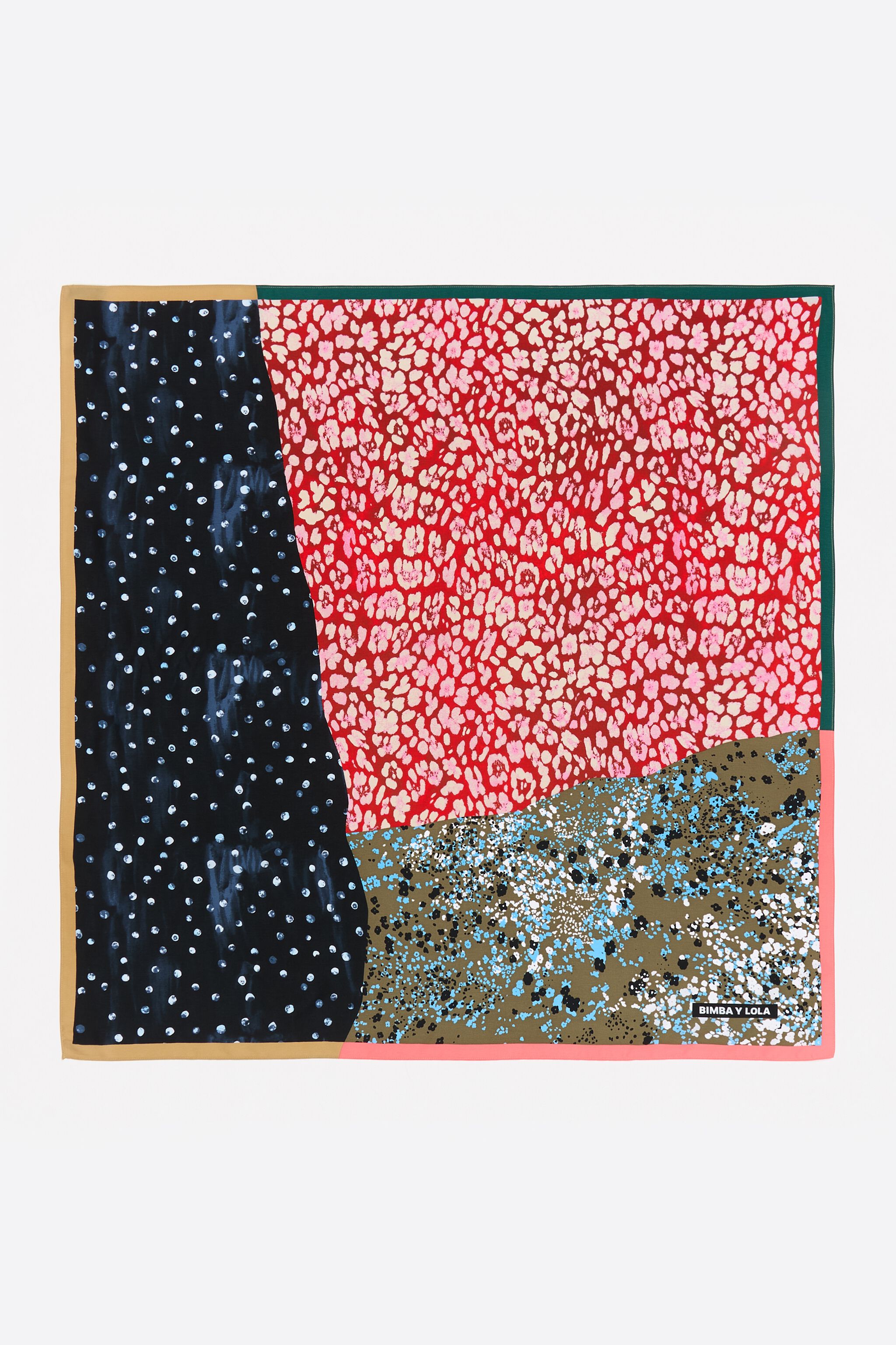 Roter s Patchwork-Schal