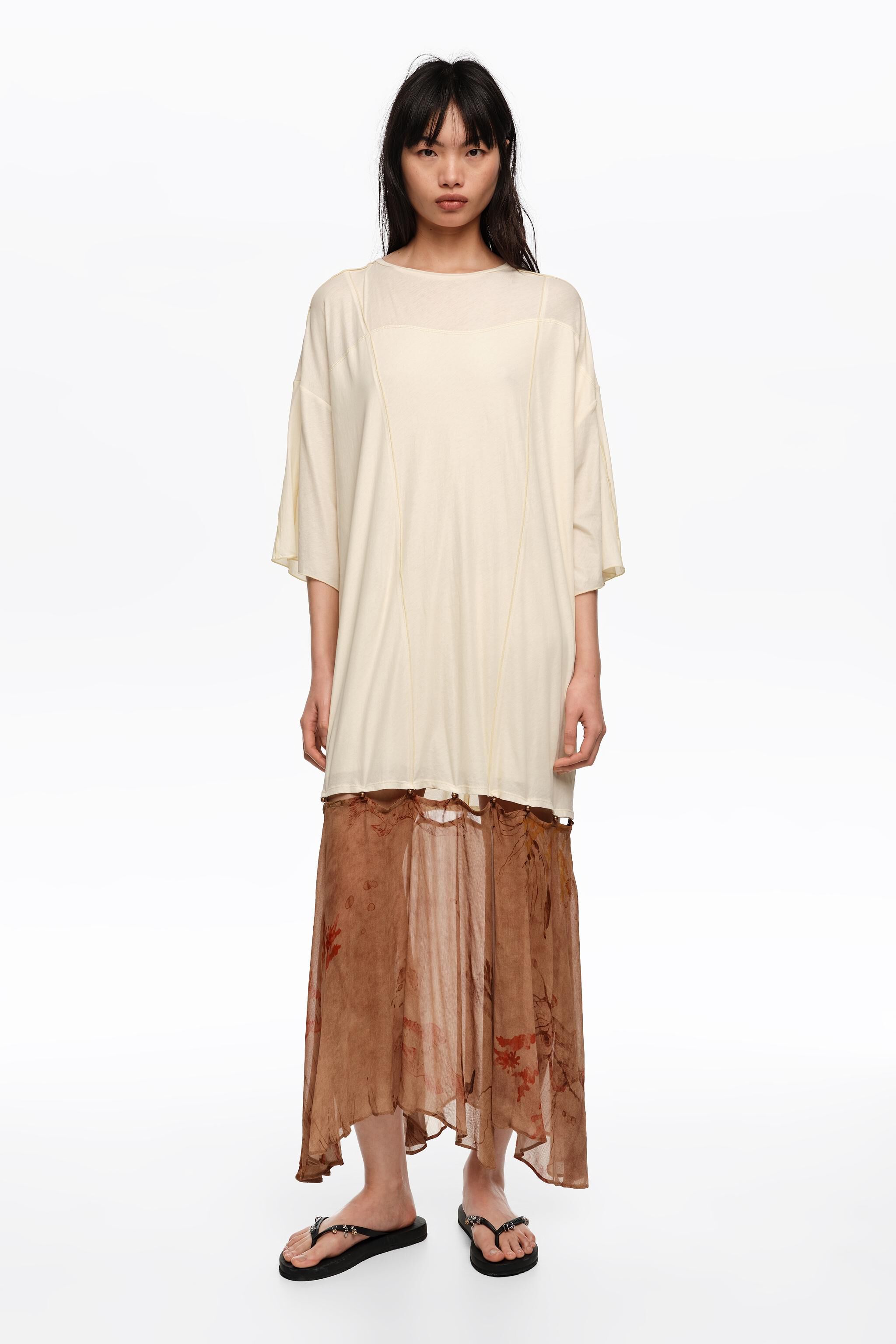 Unterwasser-2-Material-Kleid mit geknöpftem Saum