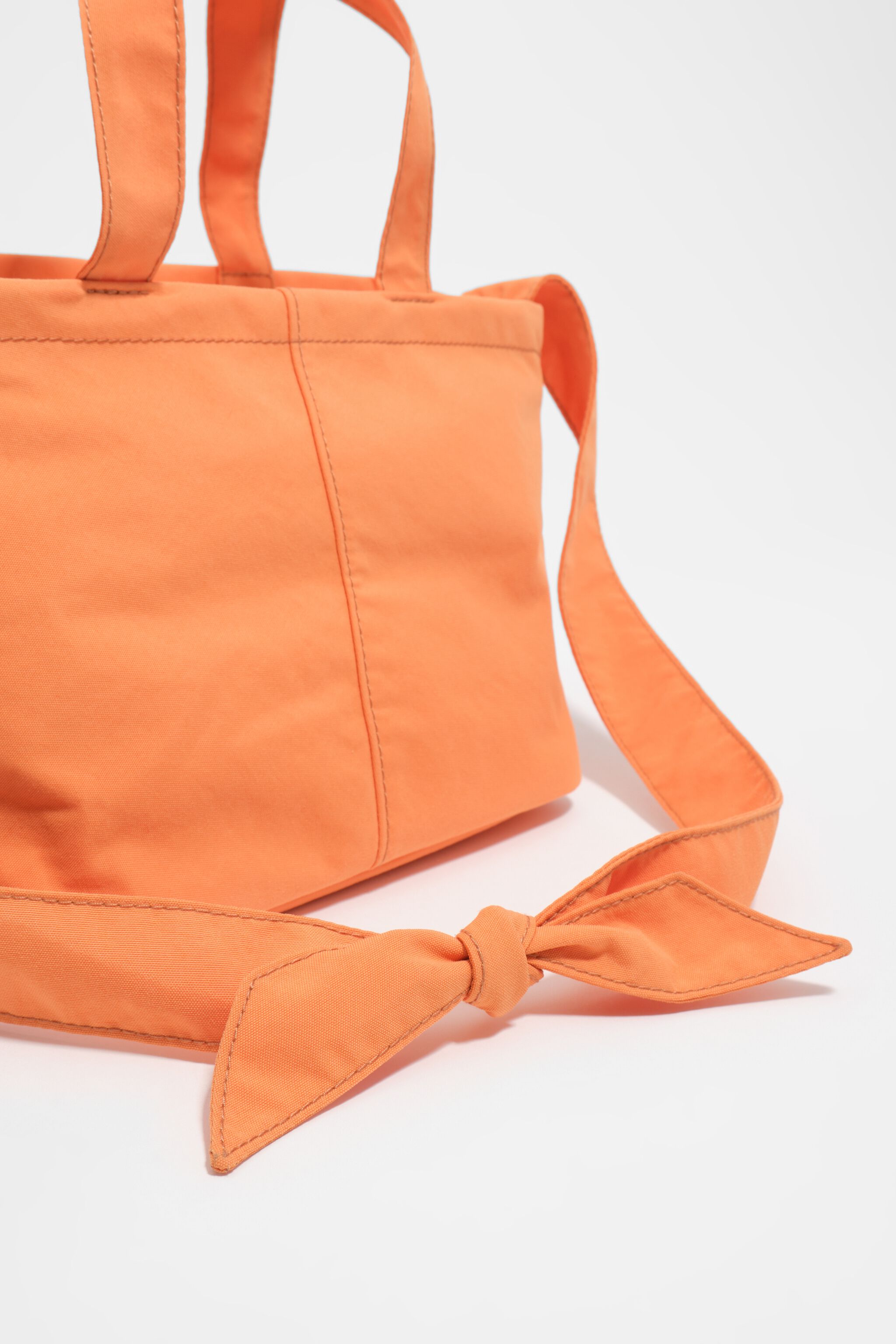 Orangener Nylon-Crossbody-Tasche