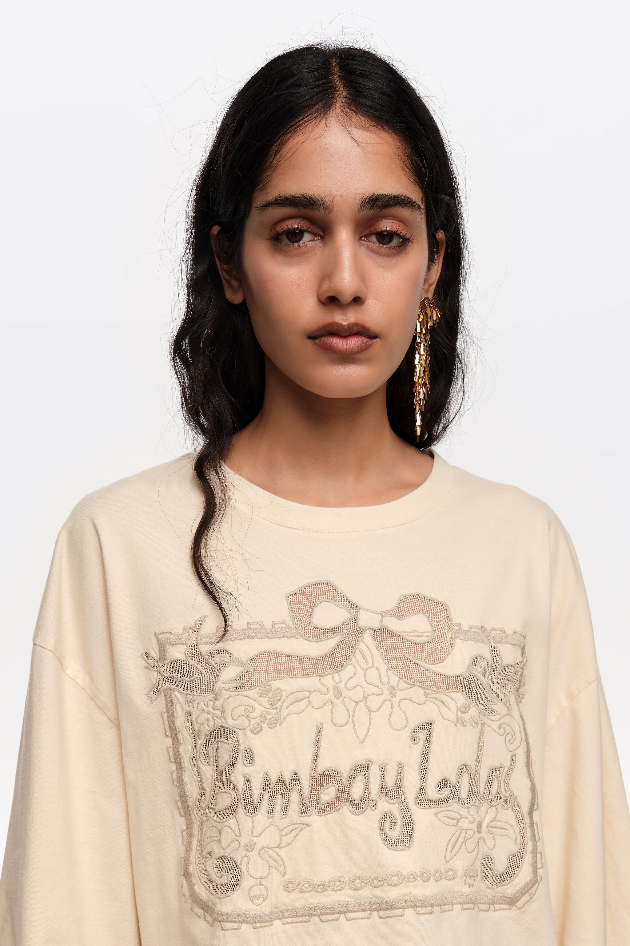 Maxi-Broderie-Anglaise-Logo-T-Shirt in Vanille
