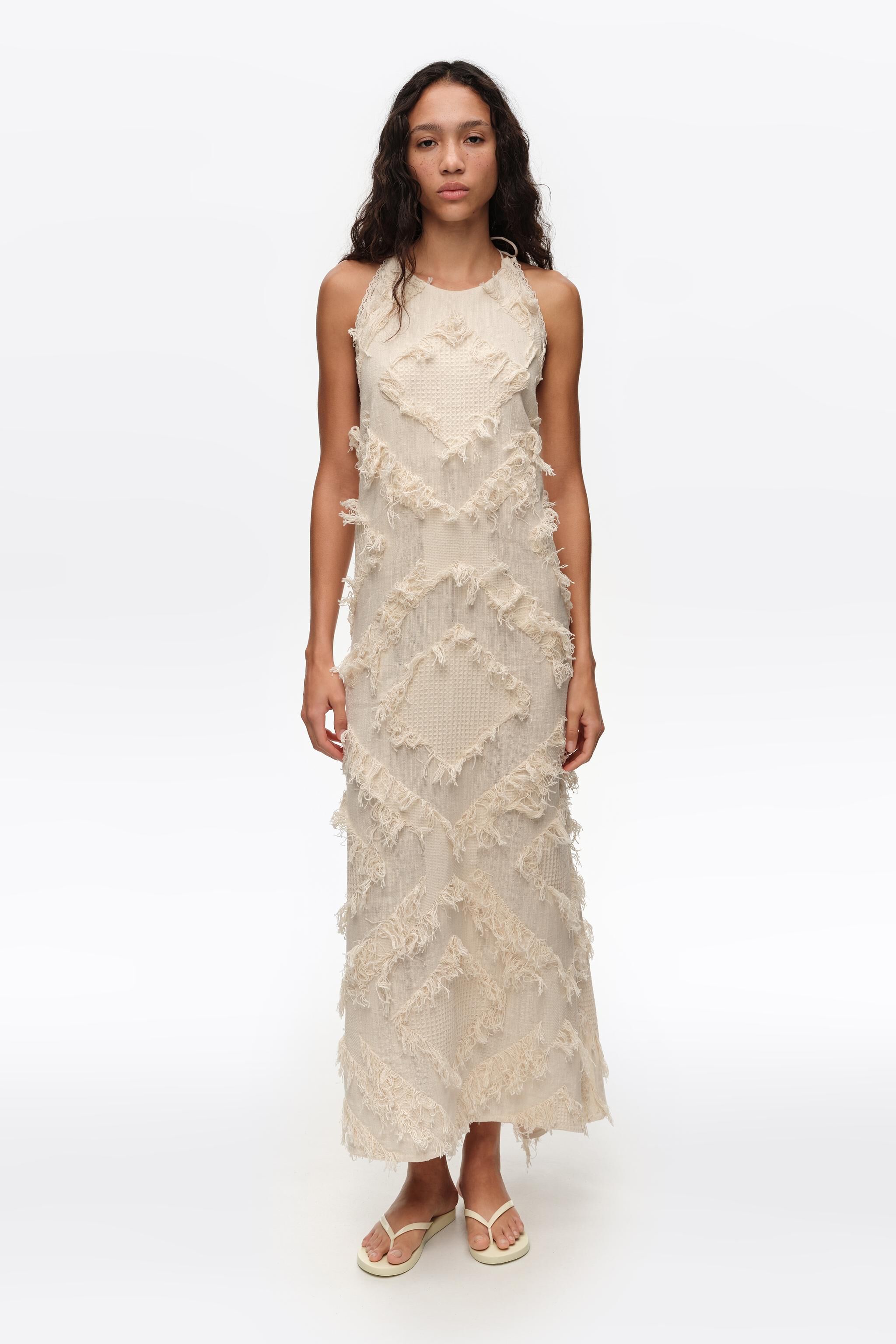 Ivory-Halterneck-Kleid mit Quasten