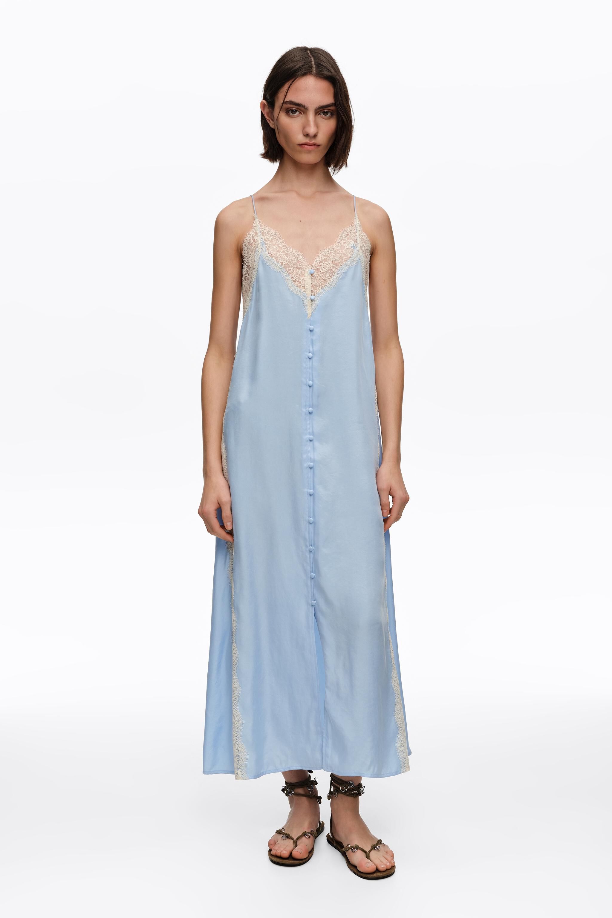 Leichtblauer Slipdress mit Kontrastspitze