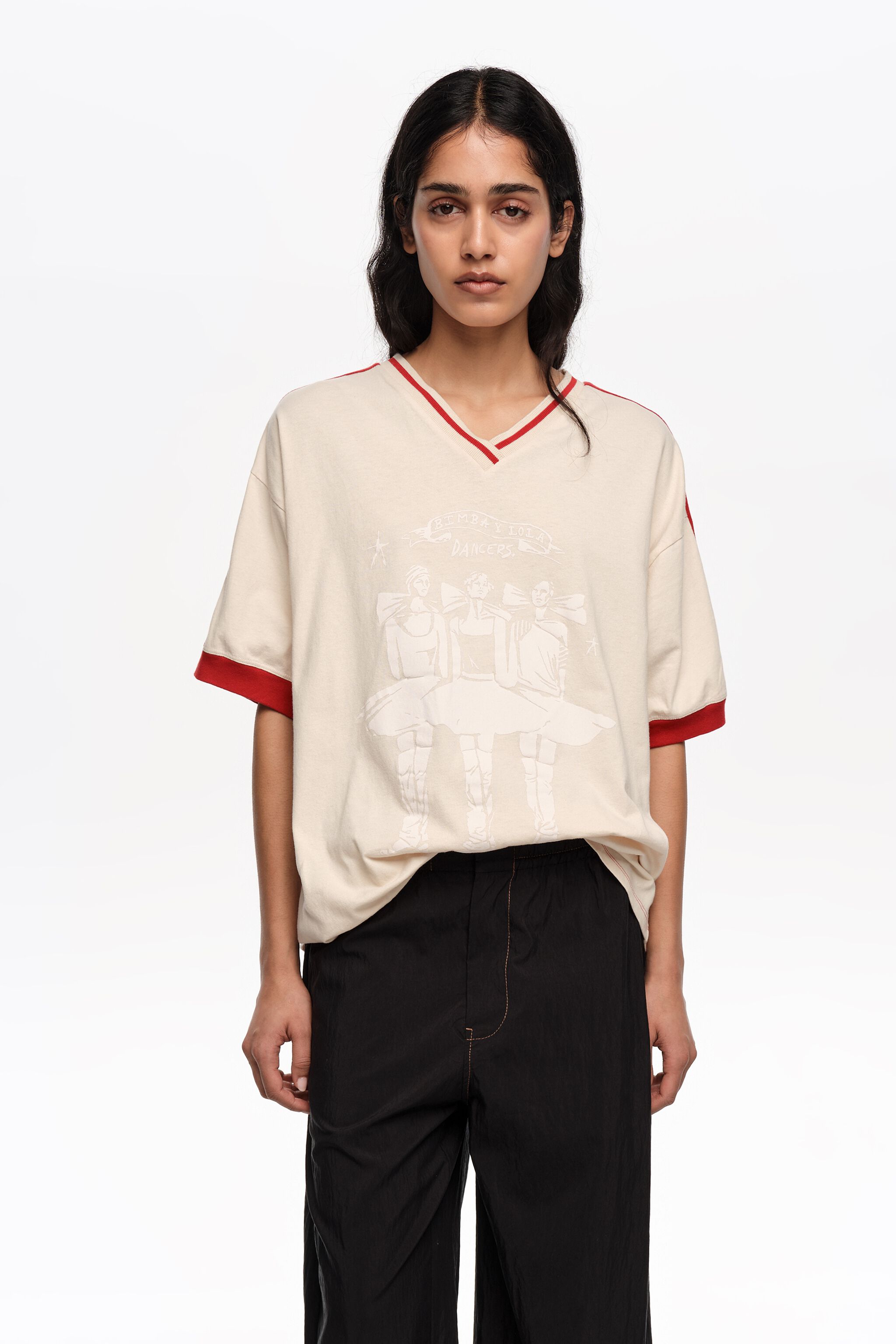 Ivory V-Ausschnitt-T-Shirt mit Tänzern-Logo