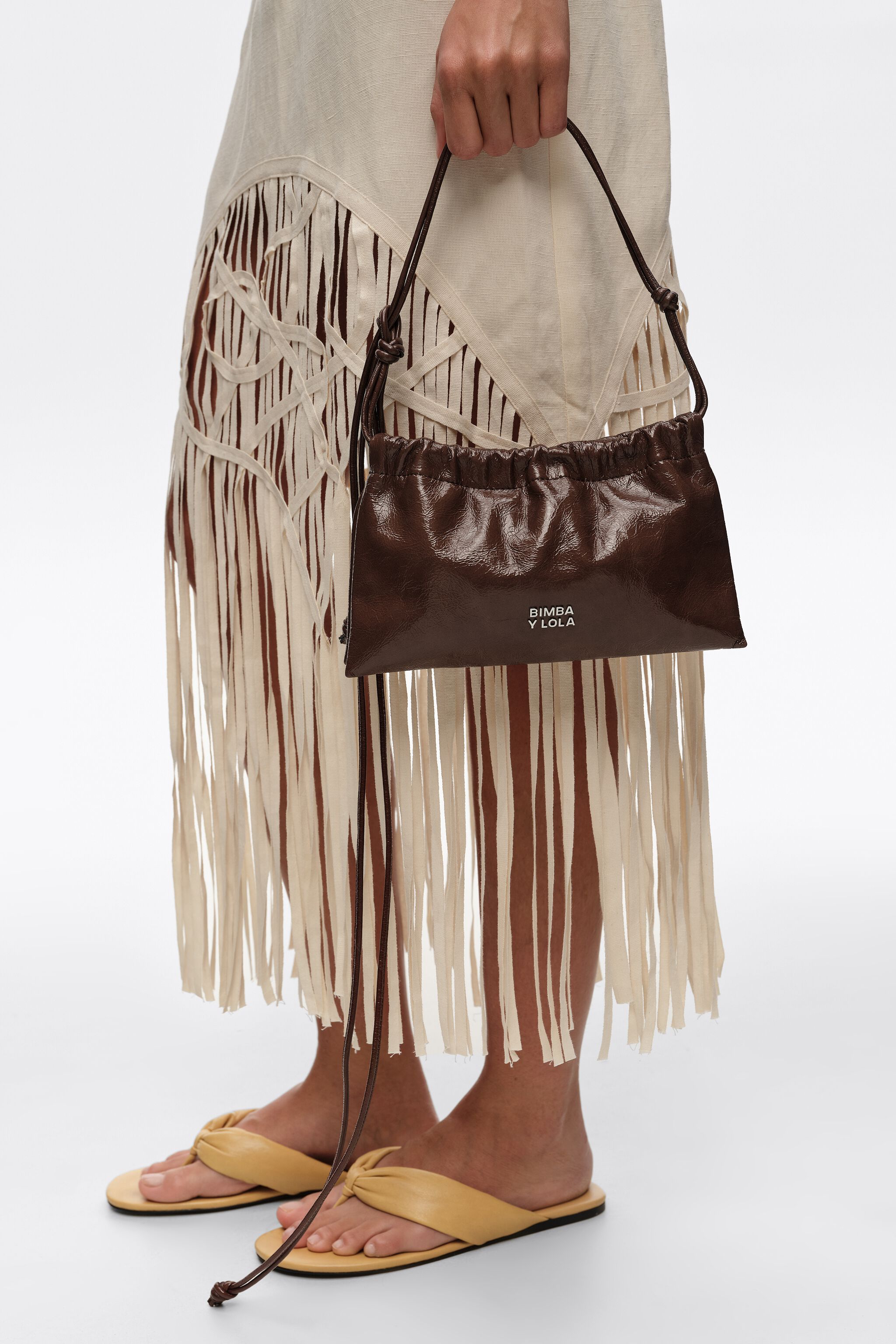 Mocha glänzende Ledermini-Tasche