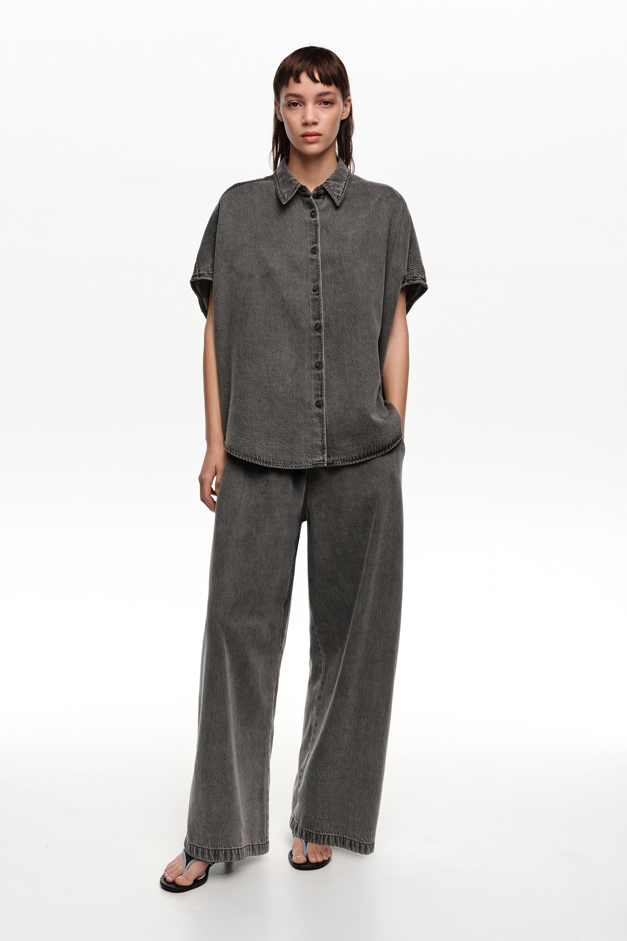 Gewaschene schwarze Fluid-Jogger-Hose