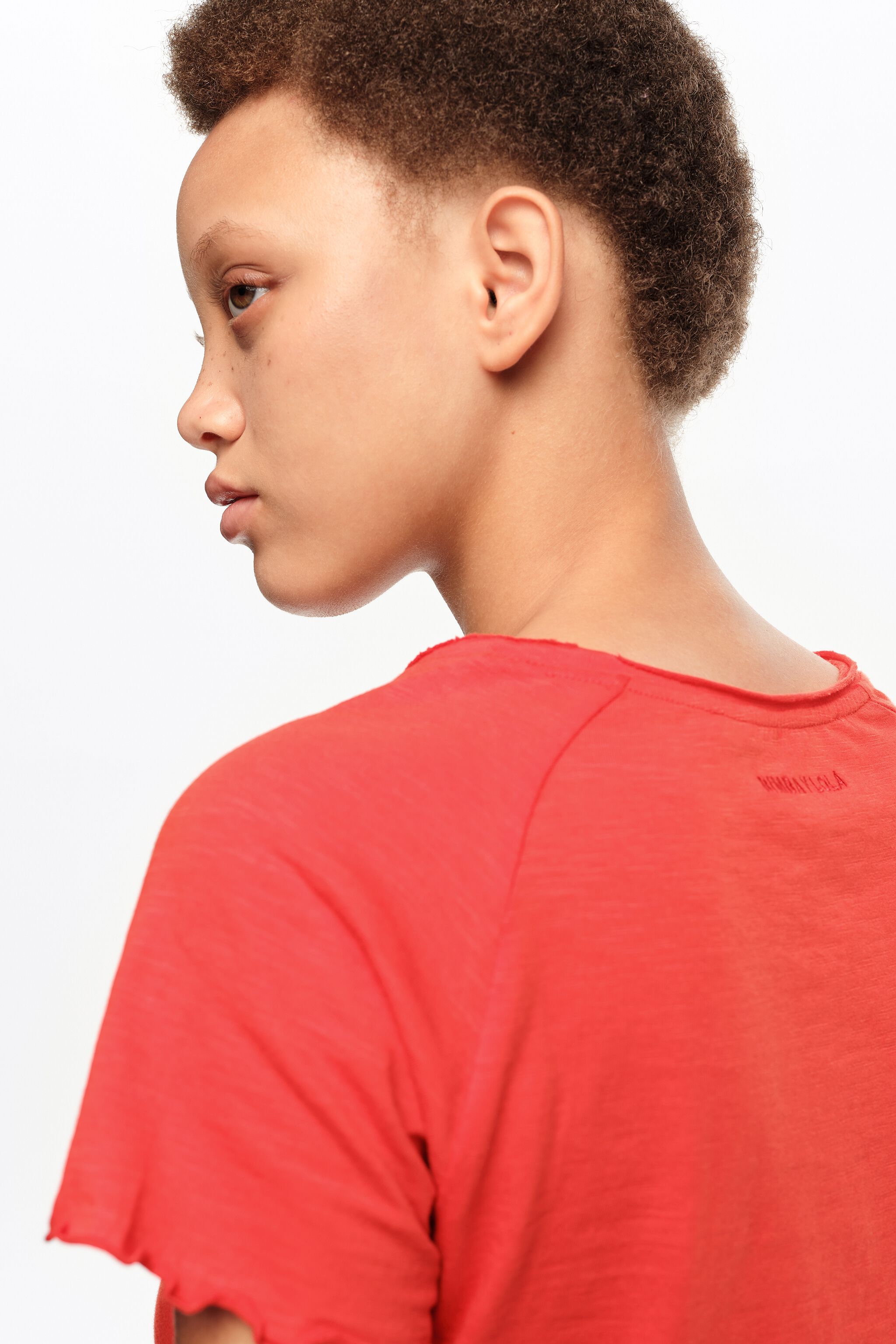 Rotes eng anliegendes Raglan-T-Shirt