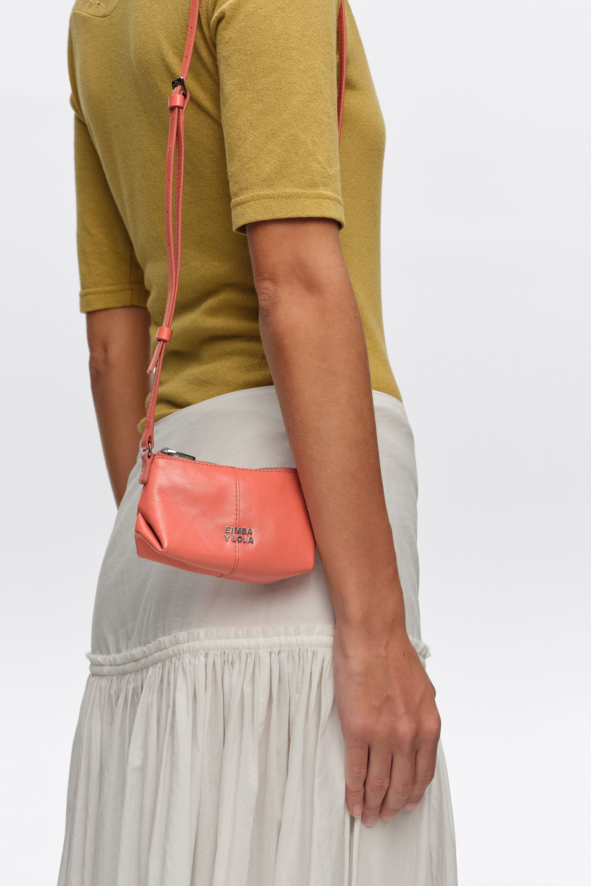 Coral Micro-Leder Umhängetasche
