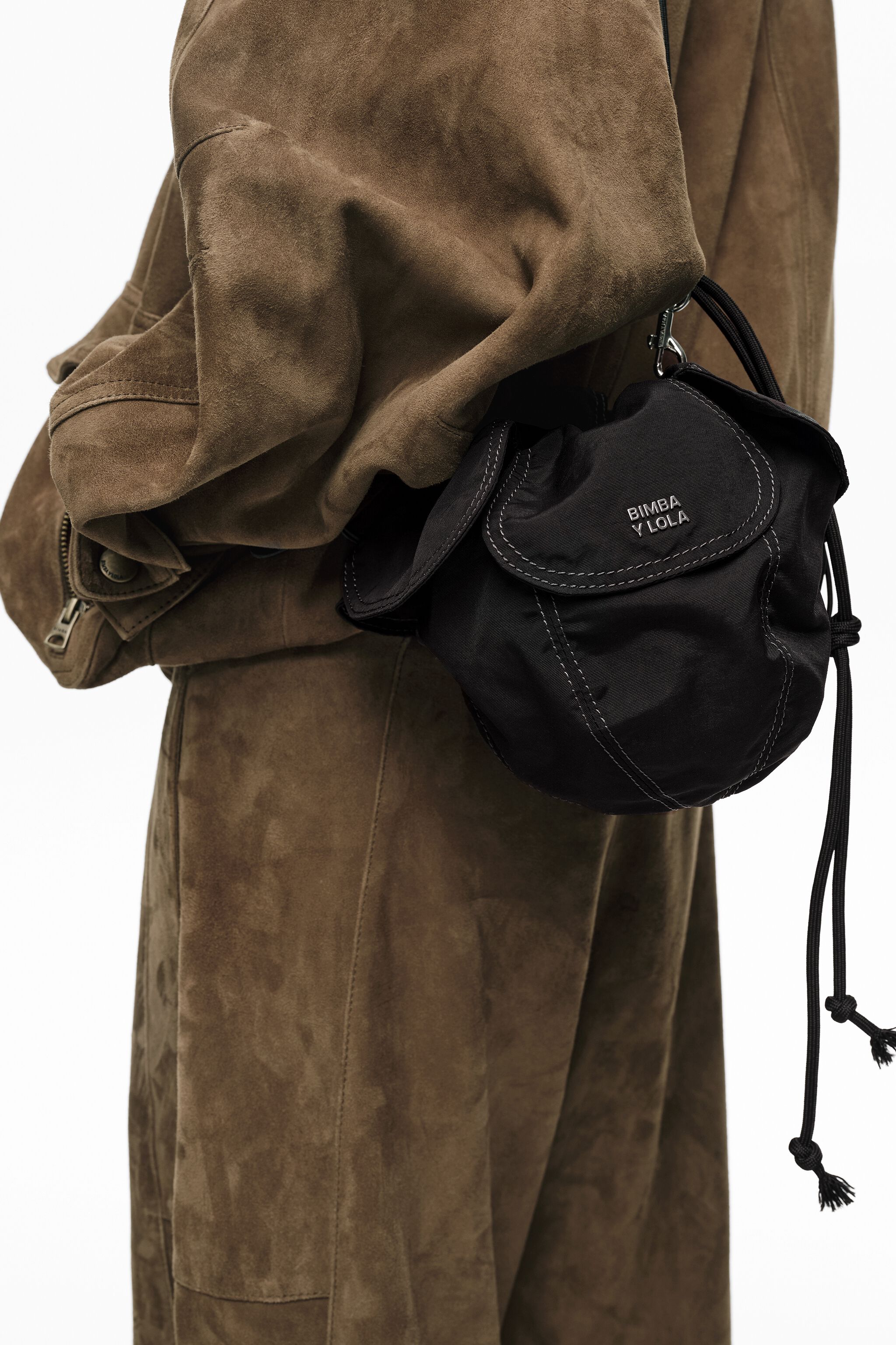 Schwarze gewebte Pétalo-Tasche