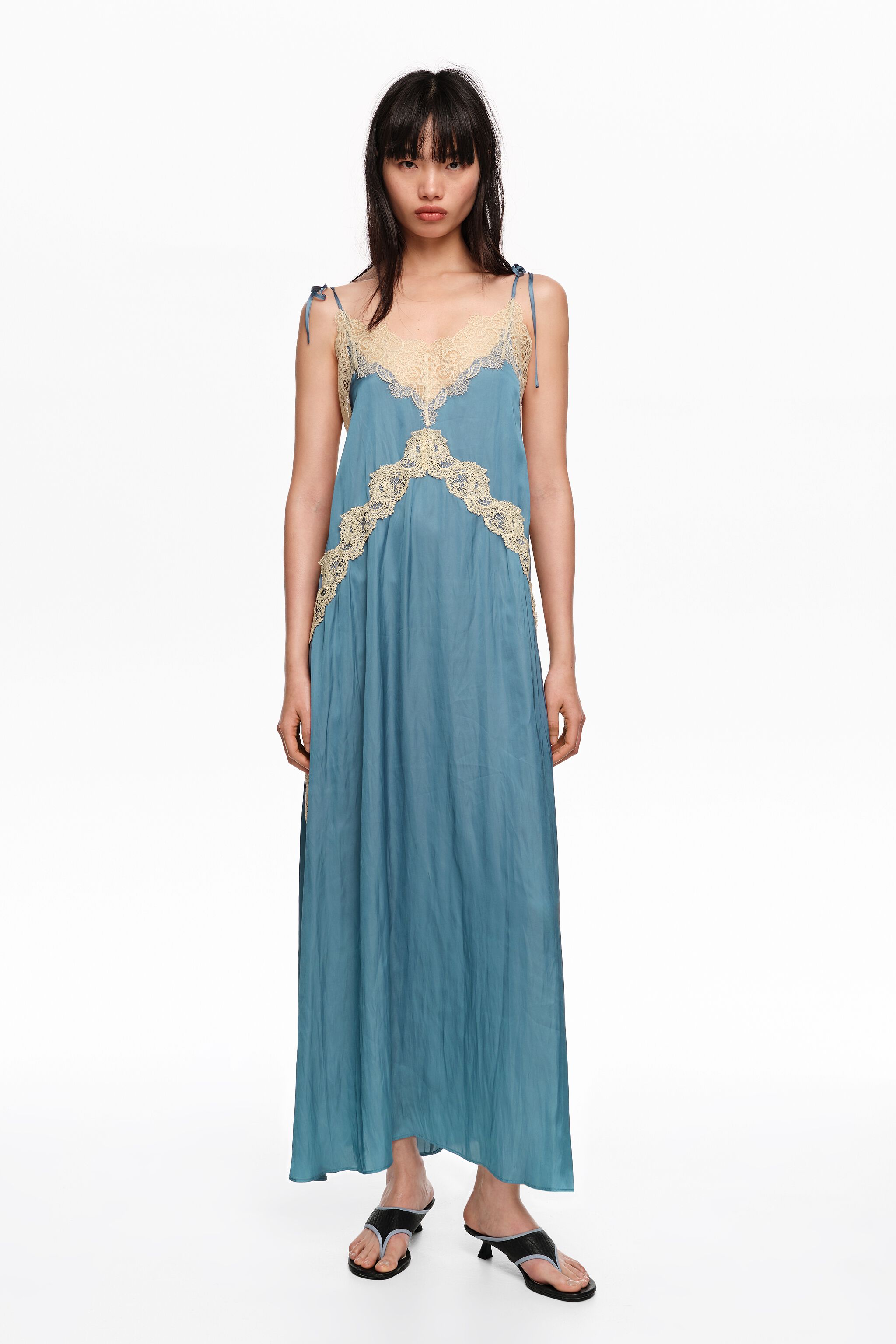 Türkis fließendes Slip-Kleid