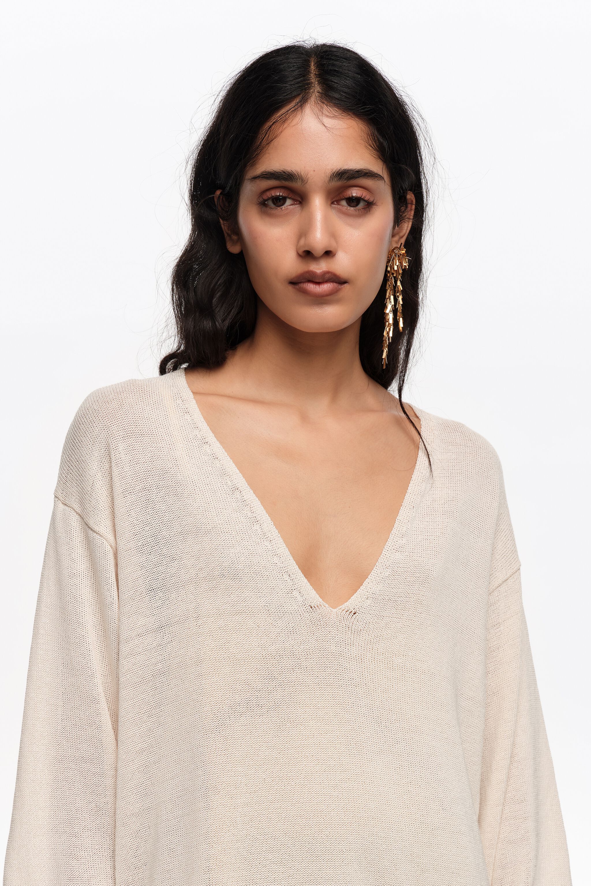 Beigefarbener Baumwoll-V-Ausschnitt-Pullover